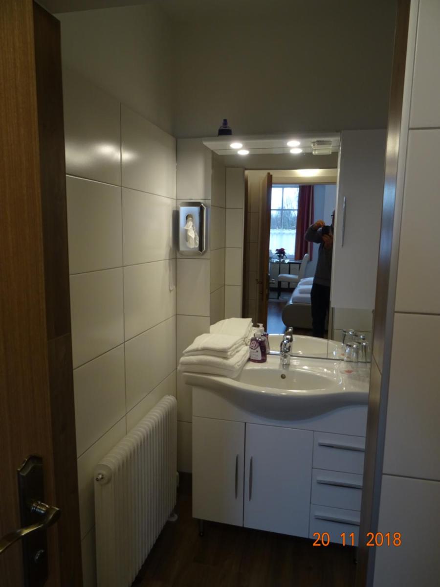 Standard Double Room - Photo 21