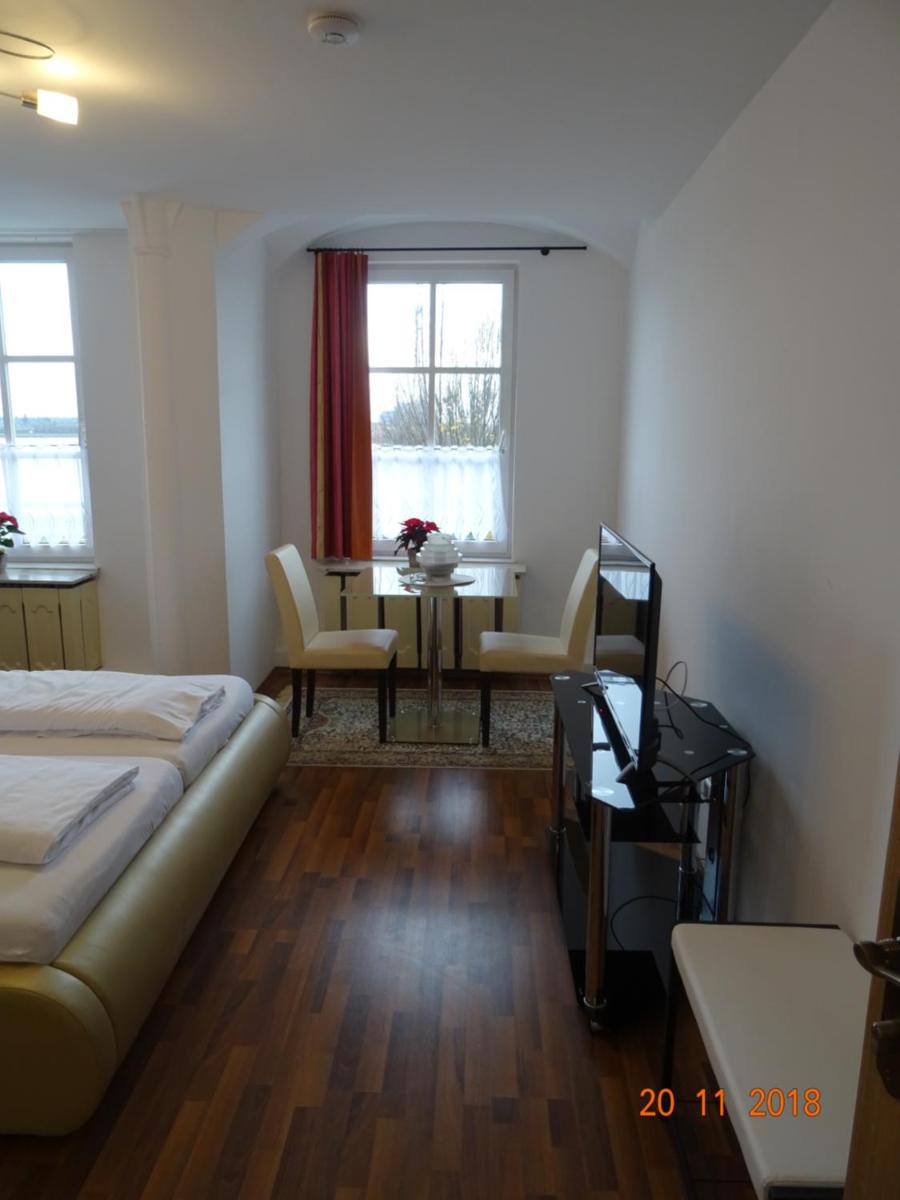 Standard Double Room - Photo 13
