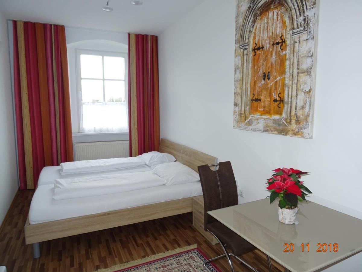 Standard Double Room - Photo 6