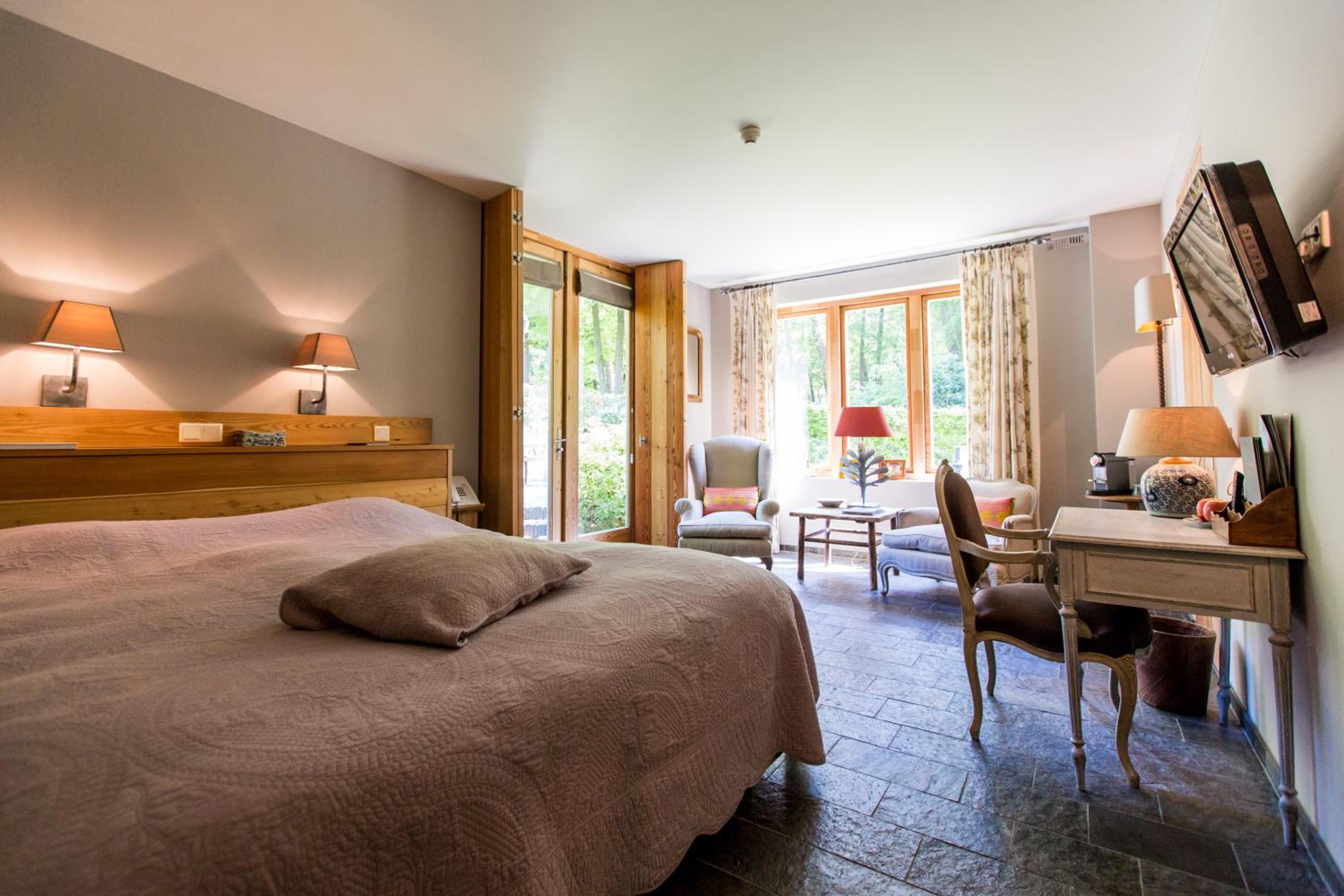Deluxe Room - Photo 3
