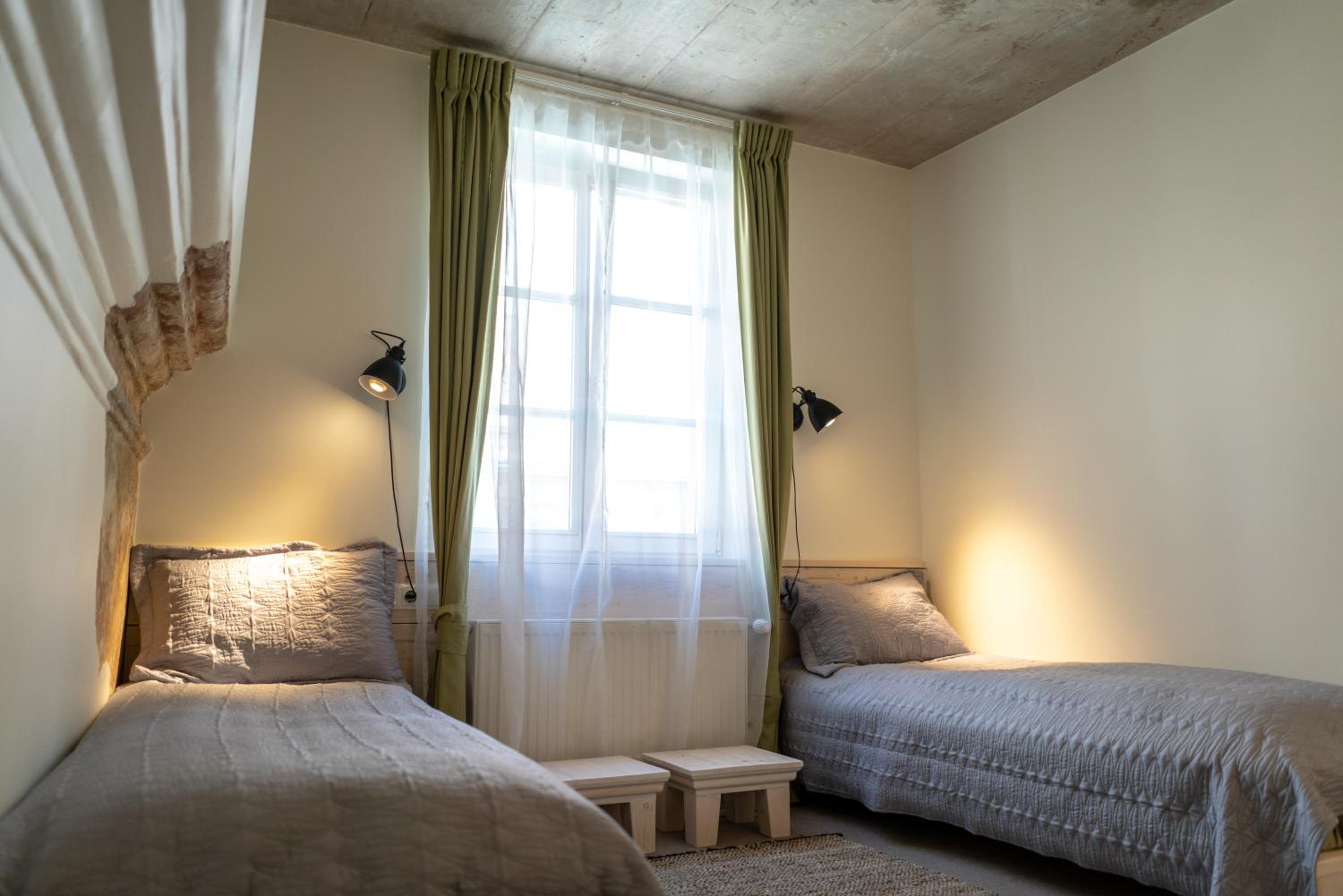 Standard Twin Room - Photo 1