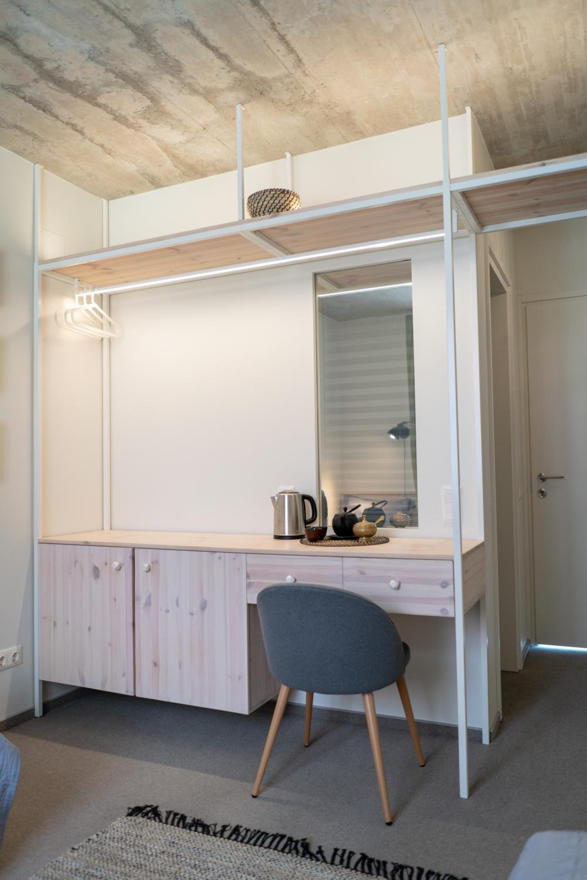 Standard Twin Room - Photo 2