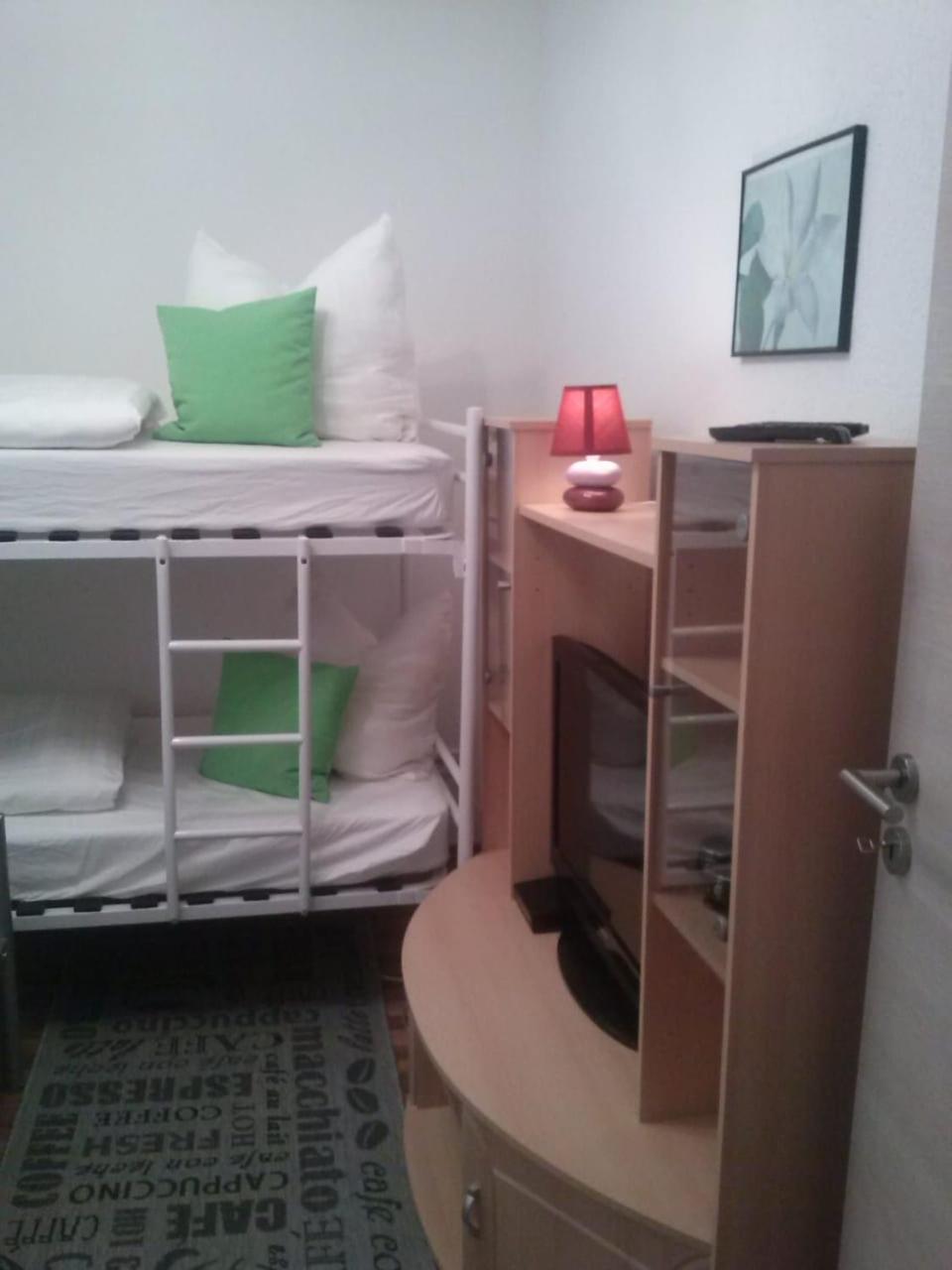 One-Bedroom Apartment - Photo 2