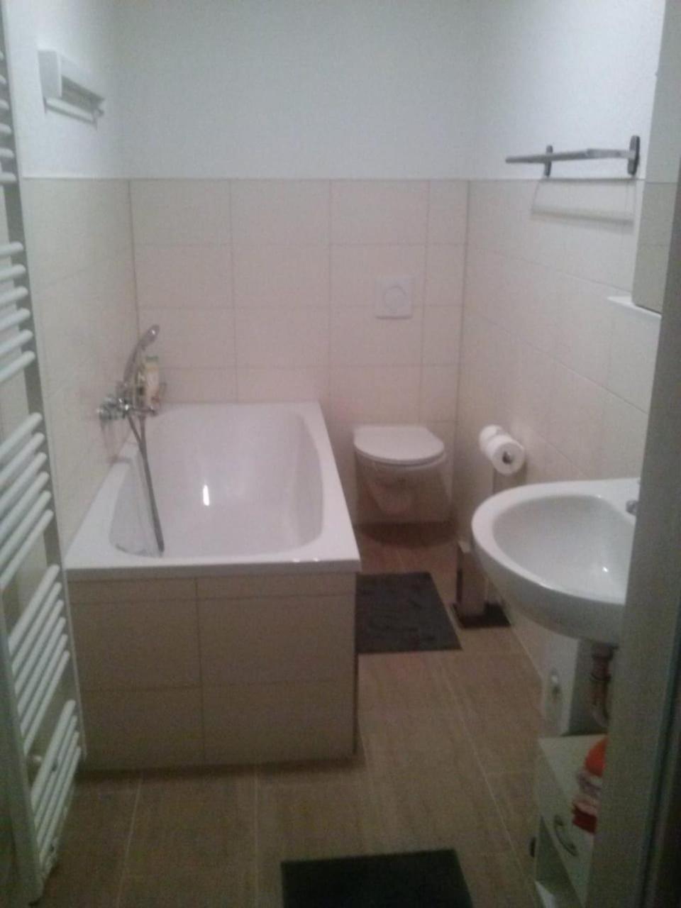 One-Bedroom Apartment - Photo 12
