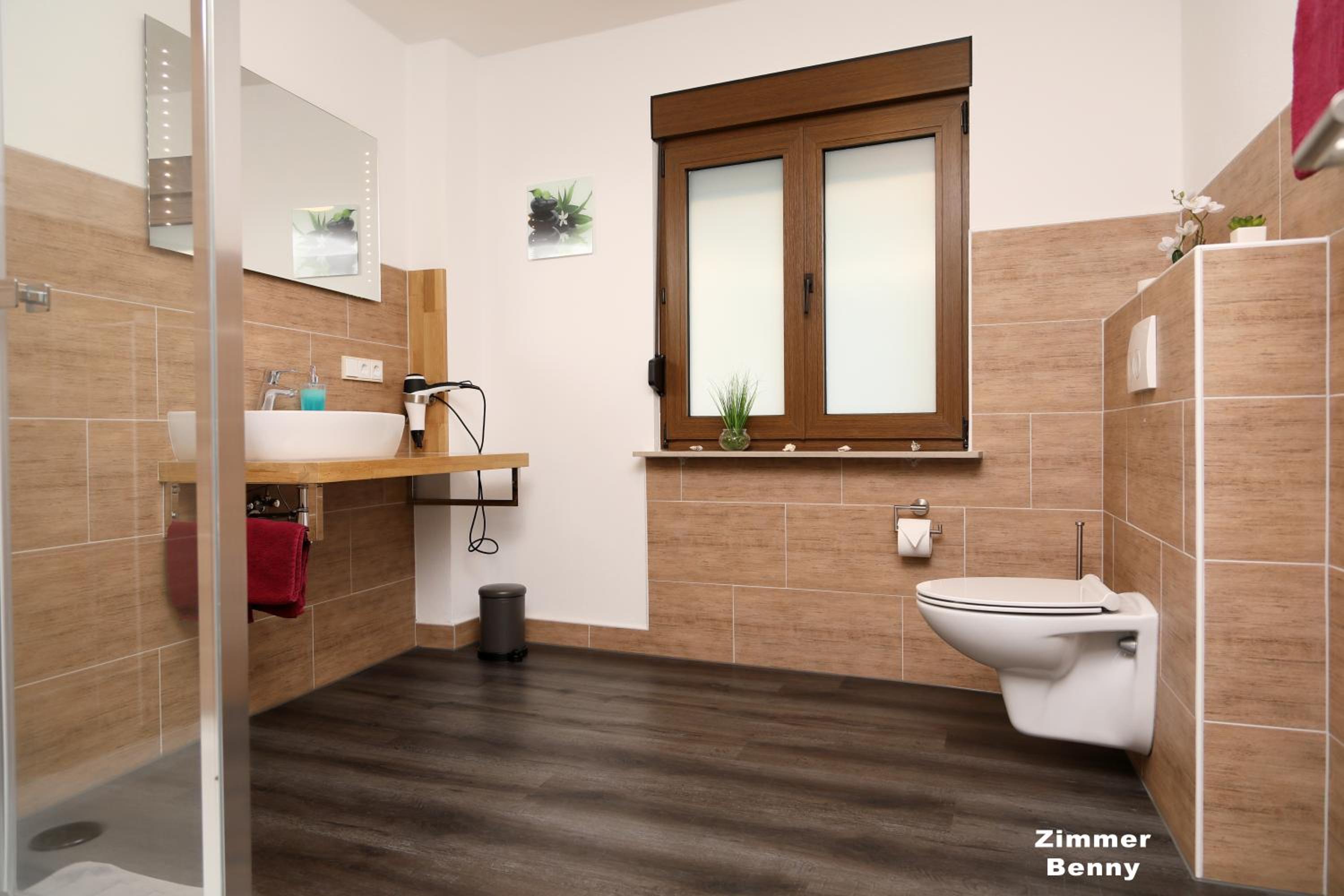 Deluxe Double Room with Shower - Photo 6