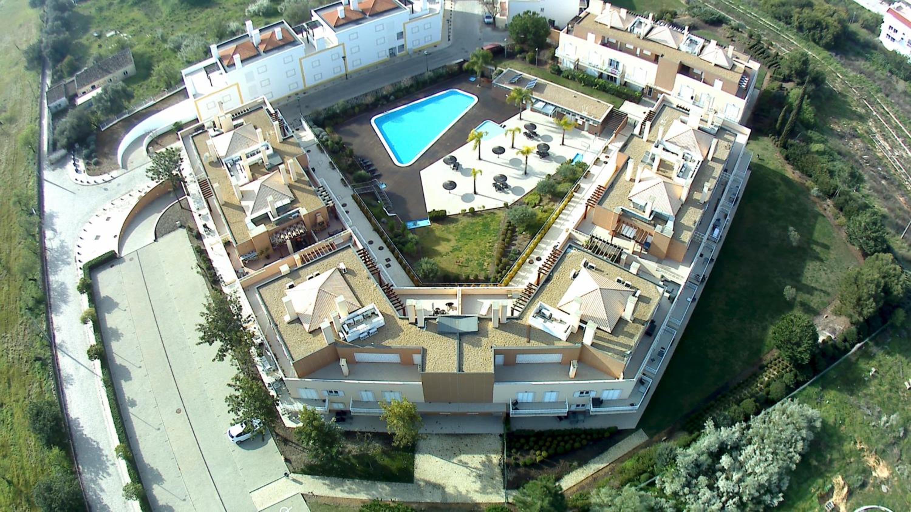 Apartment with Pool View  photo 3