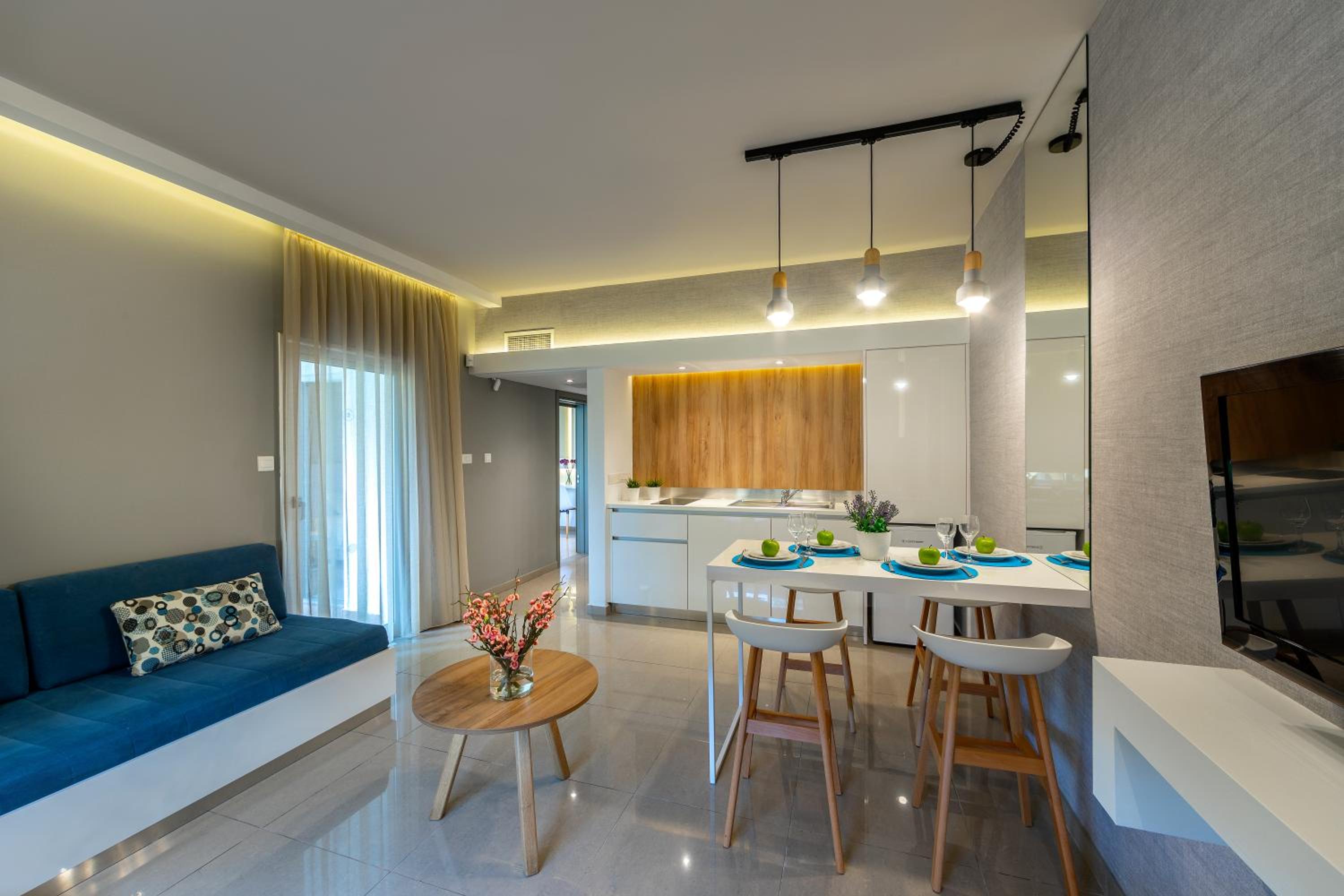 One-Bedroom Suite with Garden View - Photo 2