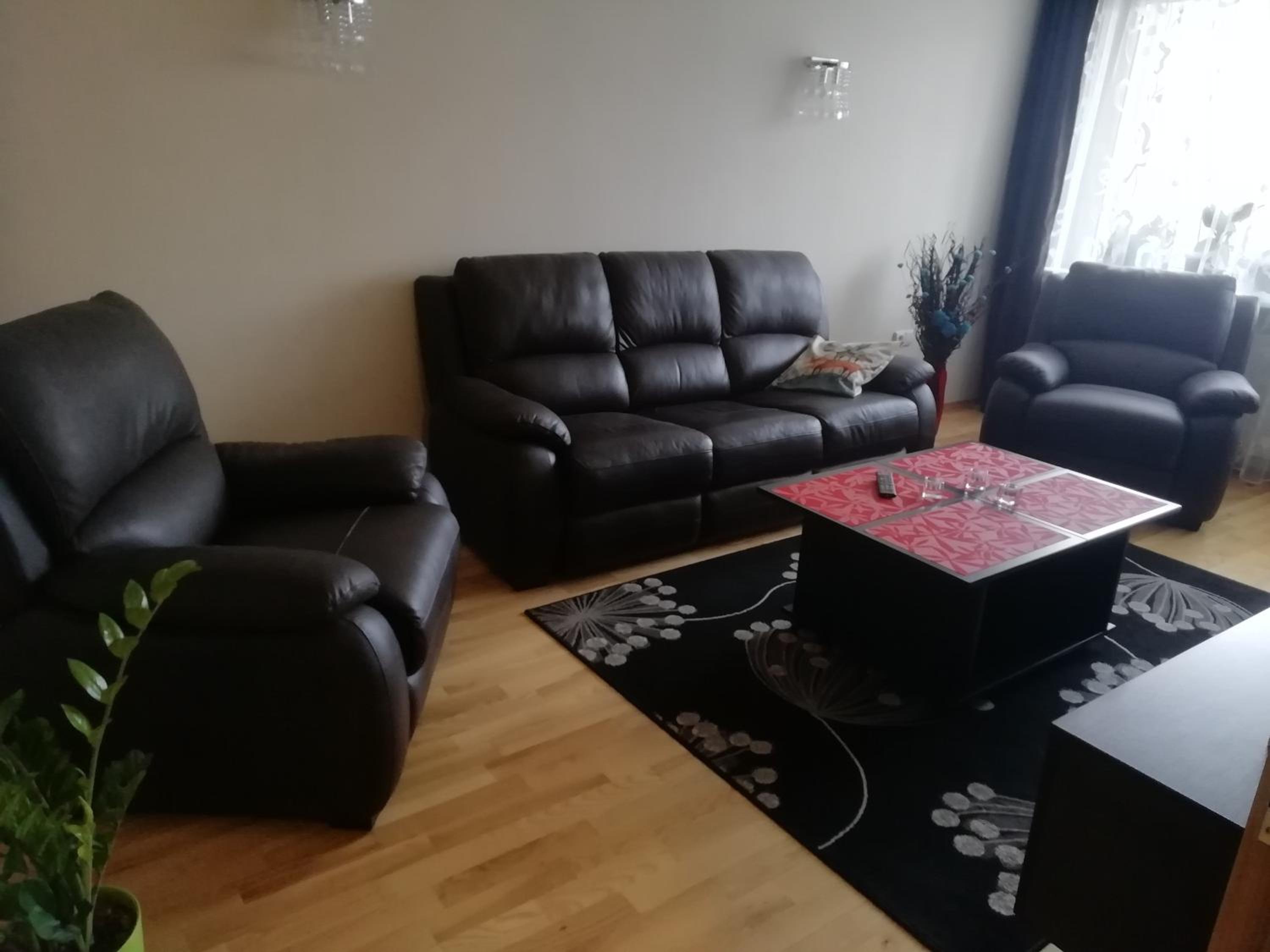 One-Bedroom Apartment - Photo 1
