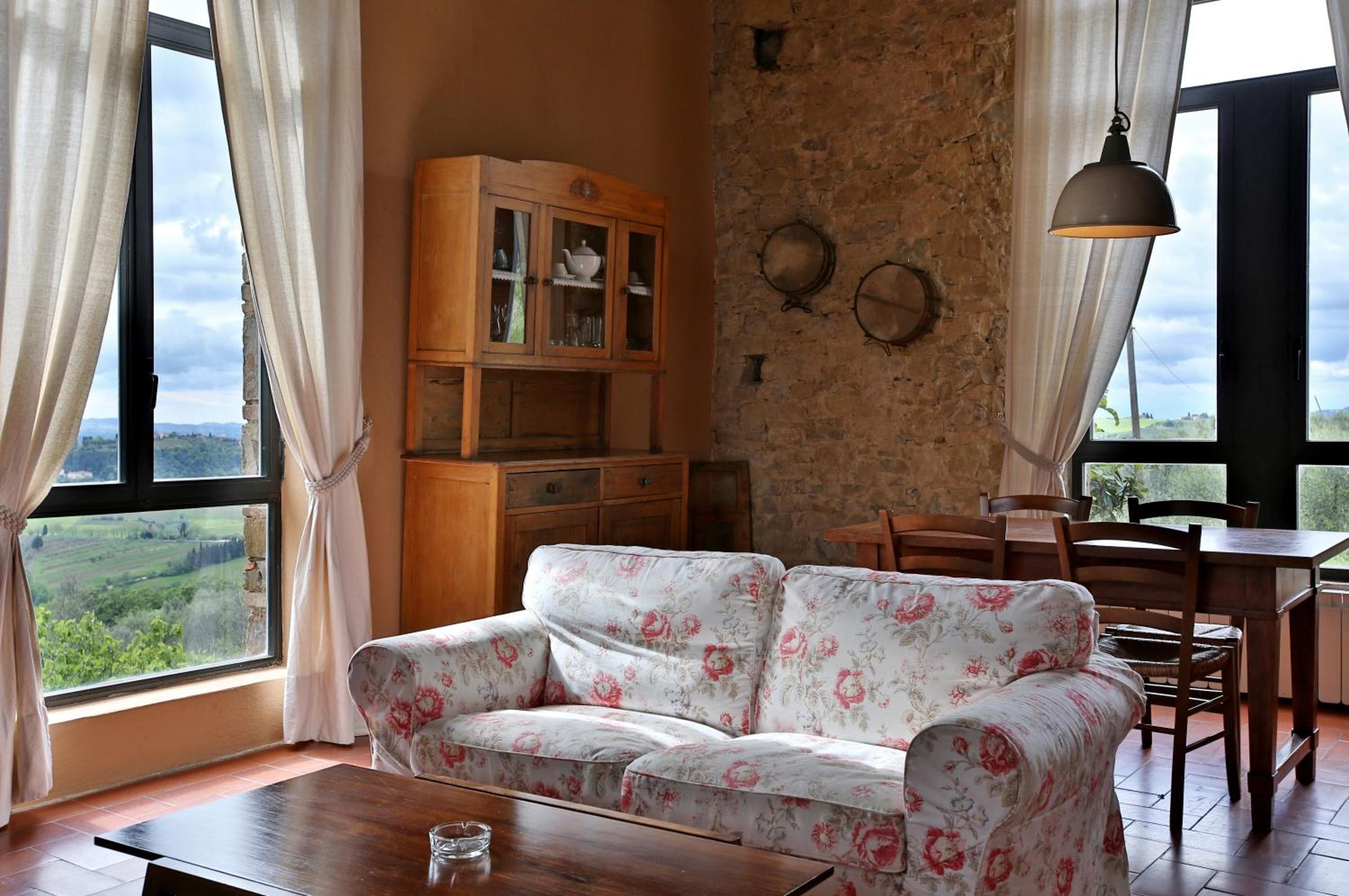 Suite - Photo 5