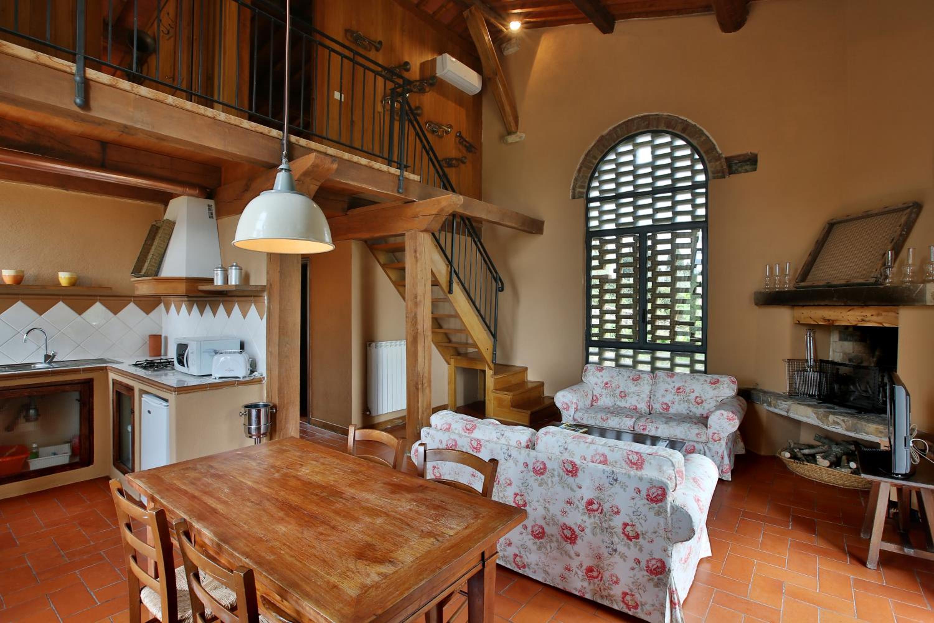 Suite - Photo 9