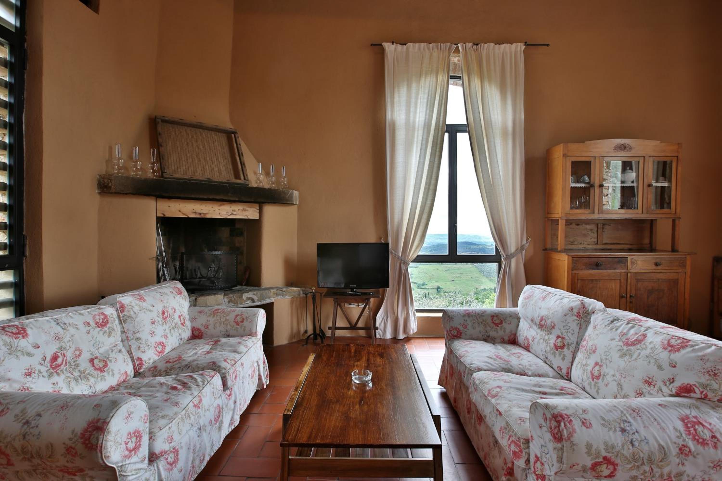 Suite - Photo 3