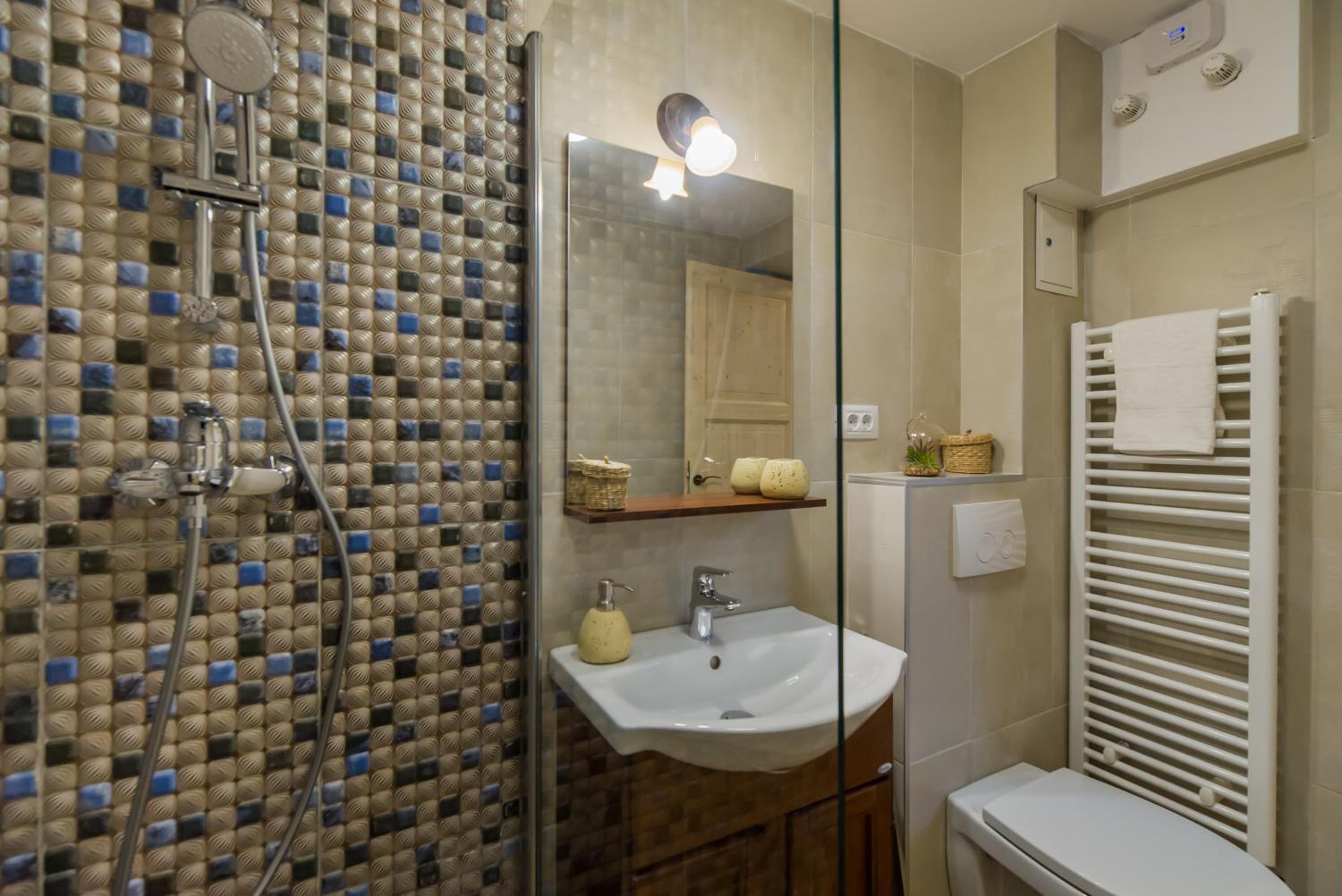 Studio Apartment - Photo 11