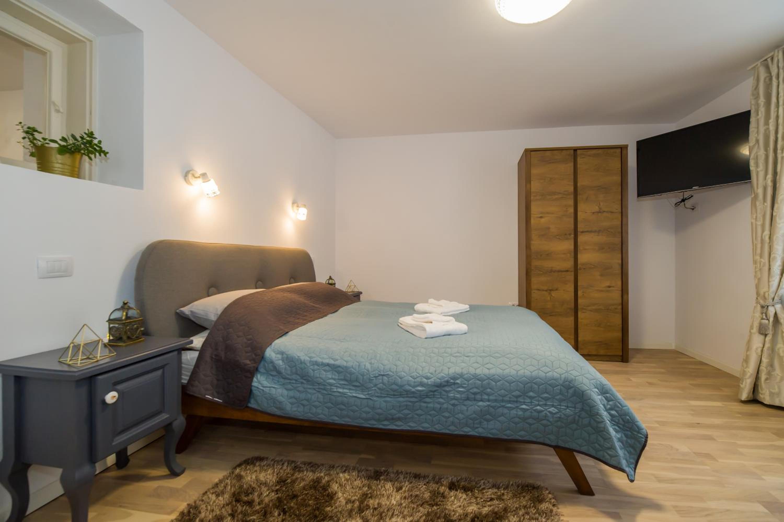 Studio Apartment - Photo 20