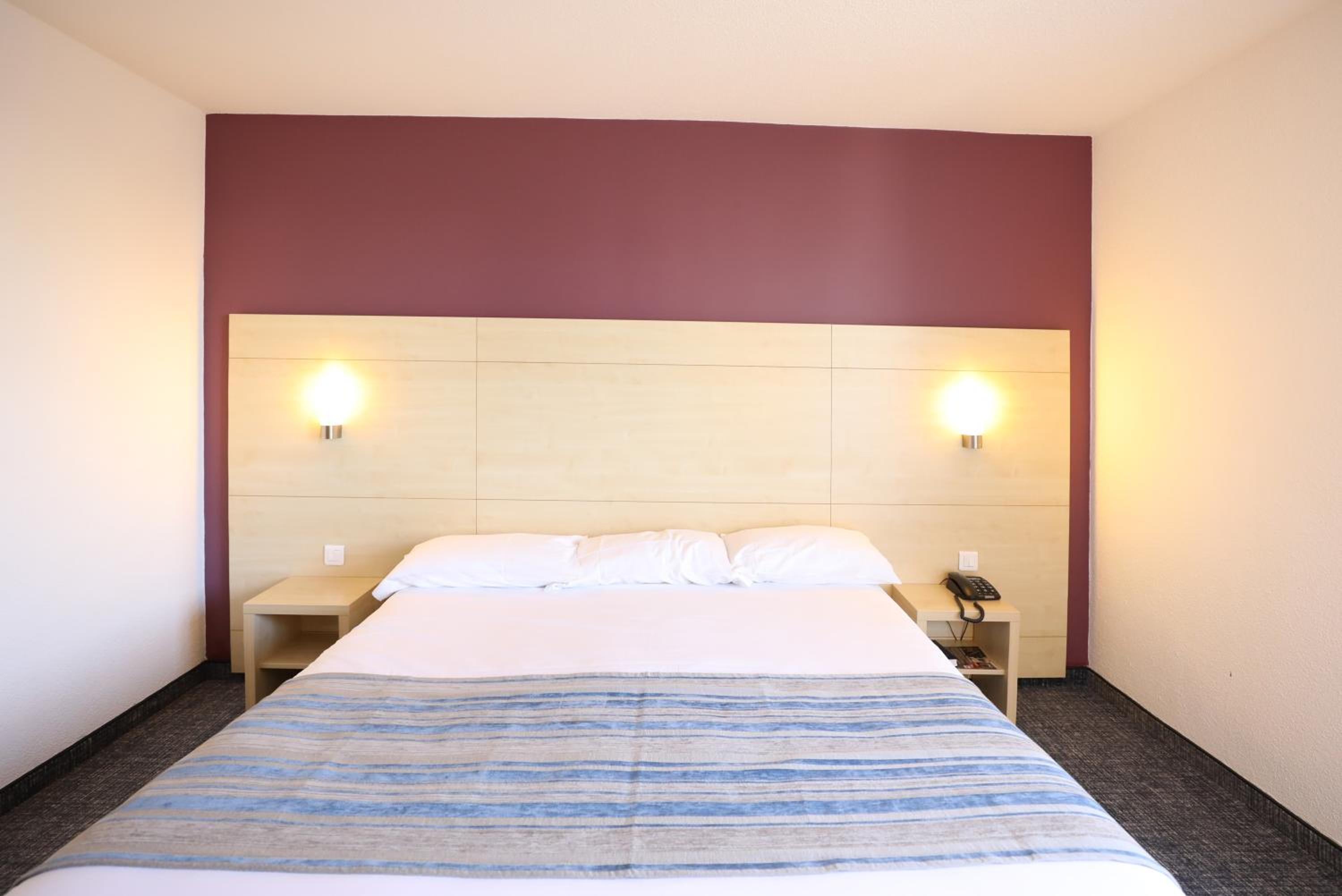 Double Room - Photo 6