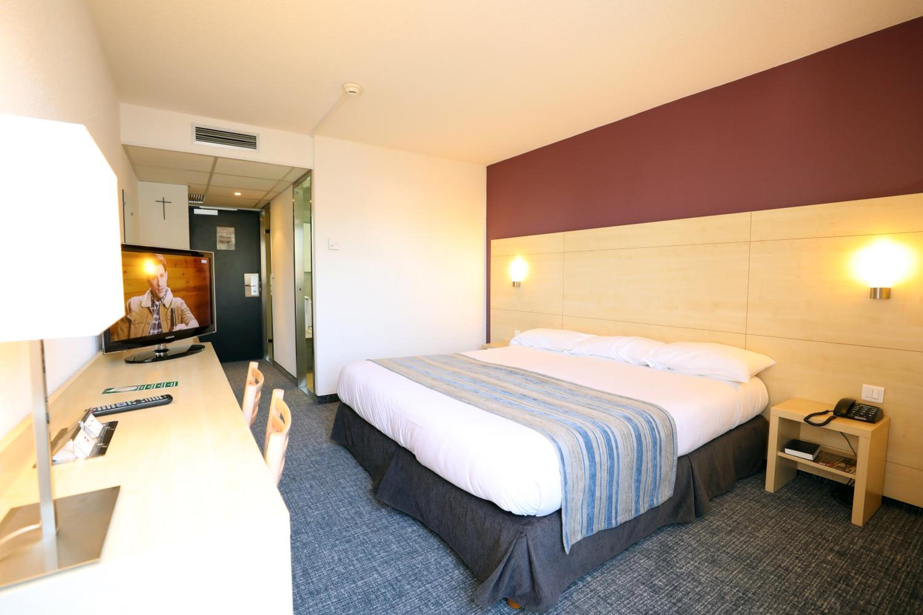 Double Room - Photo 7