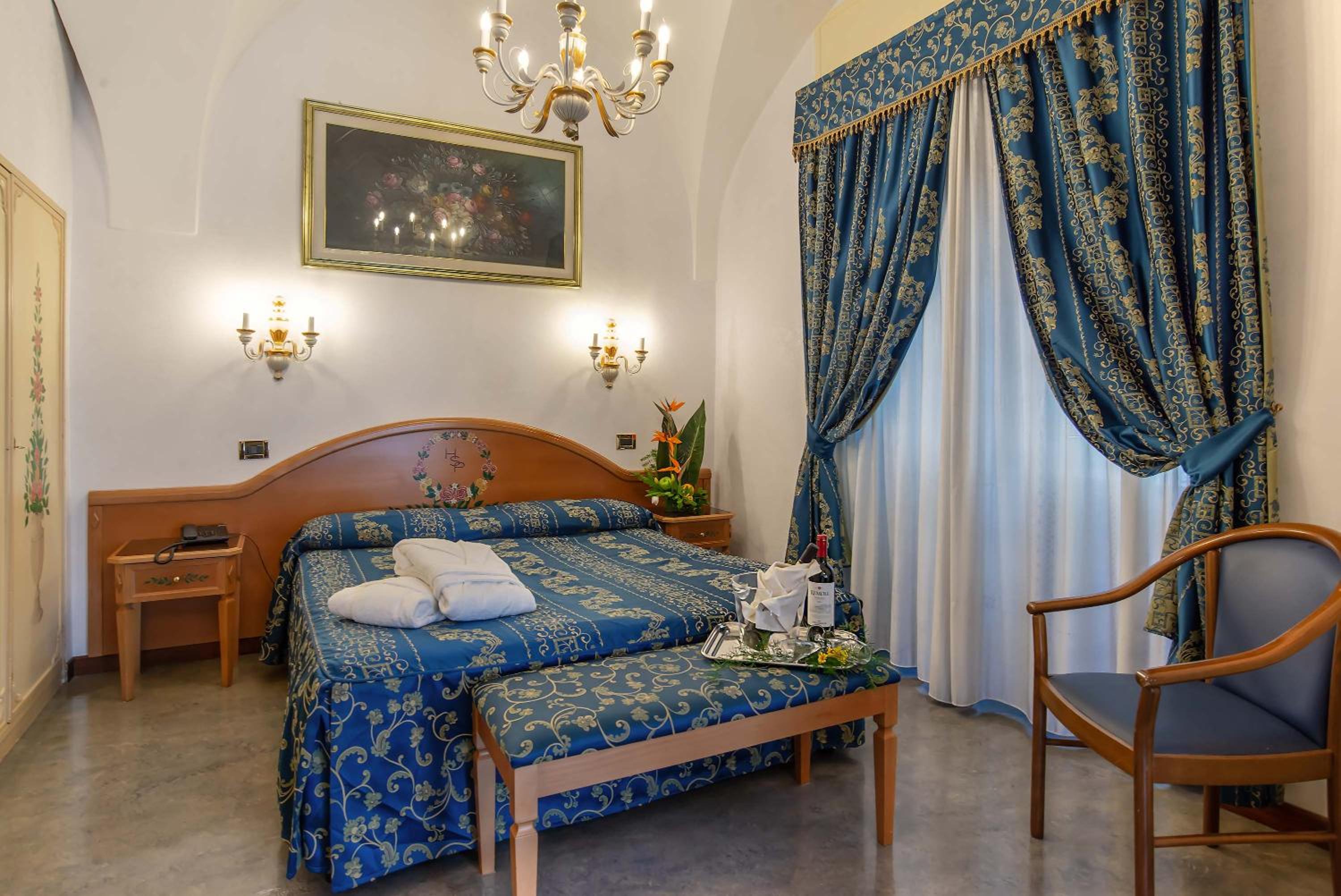 Junior Suite - Photo 1