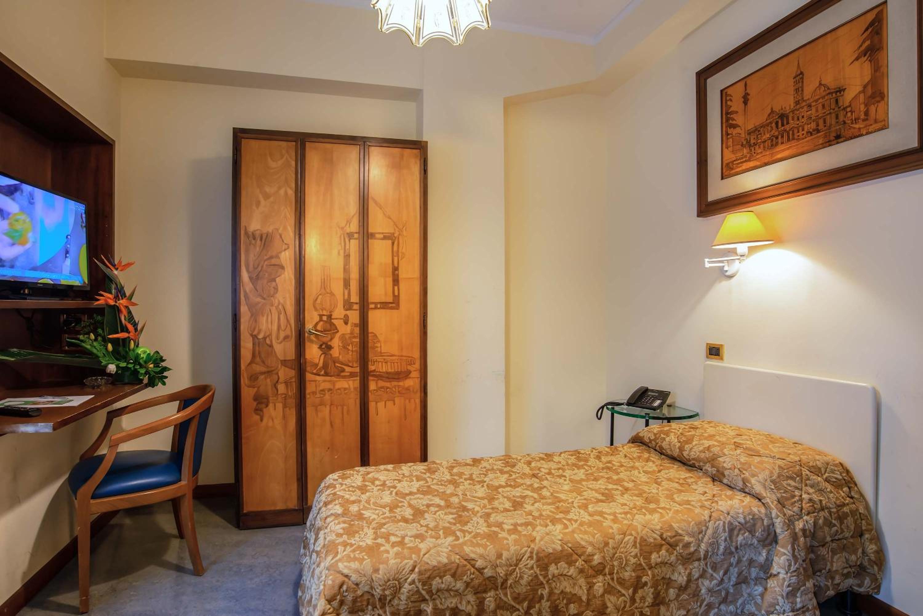Single Room with French Bed
