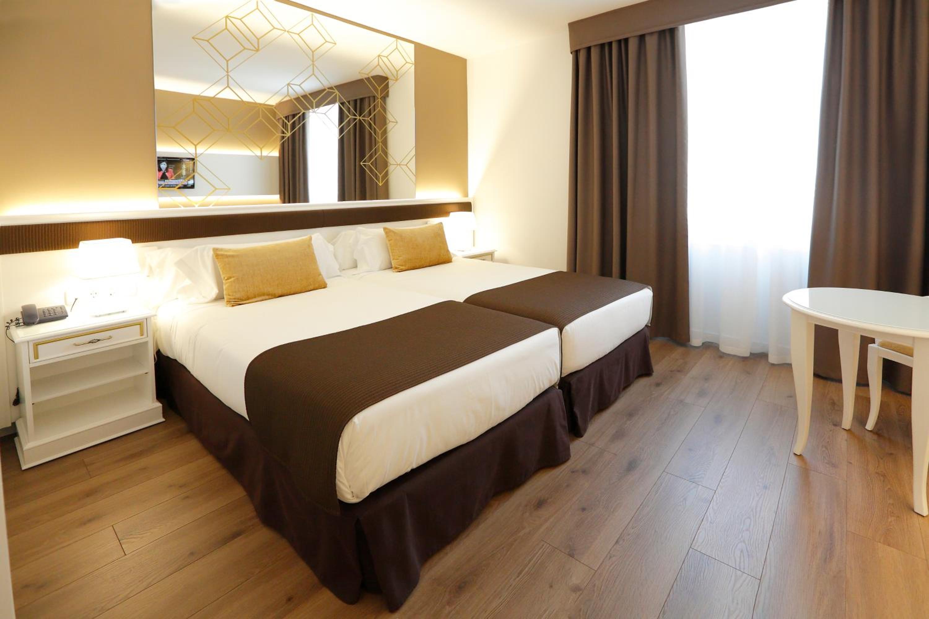 Twin Room - Photo 1