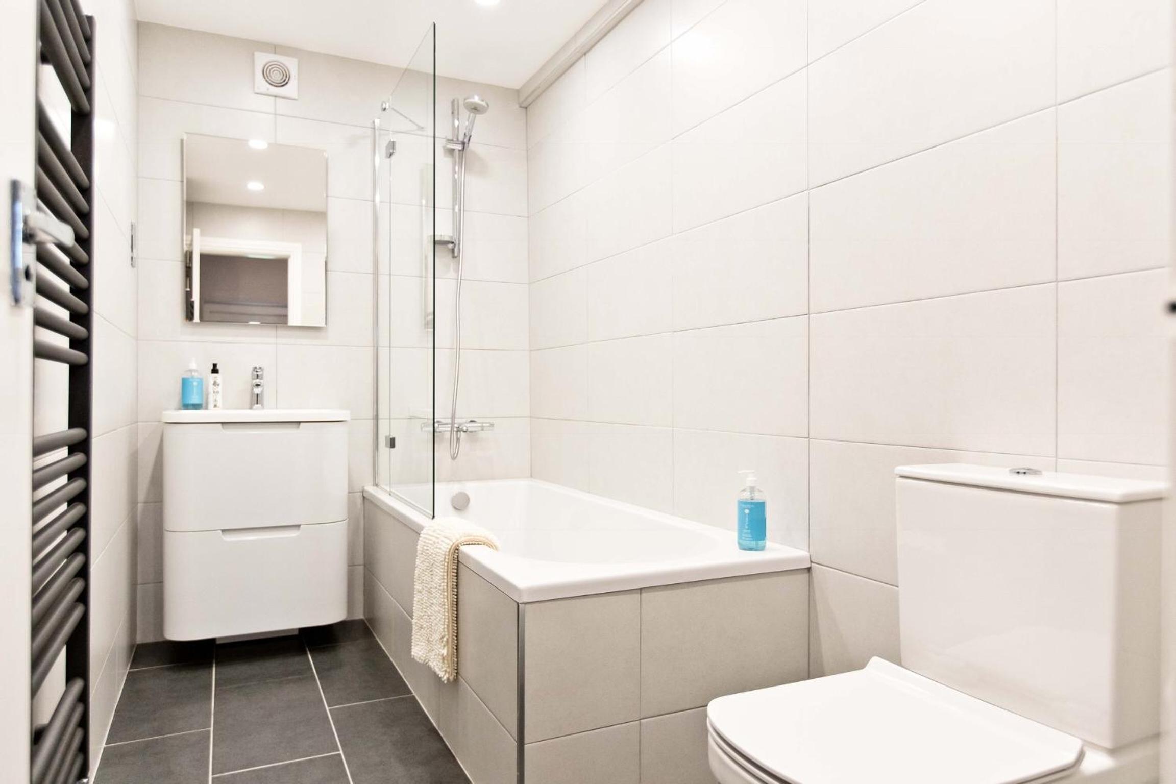 Three-Bedroom House photo 2