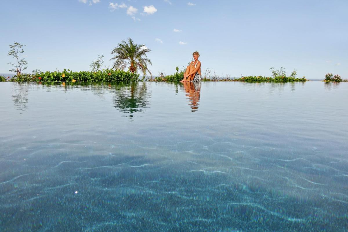 Four-Bedroom Villa with Private Pool photo 3