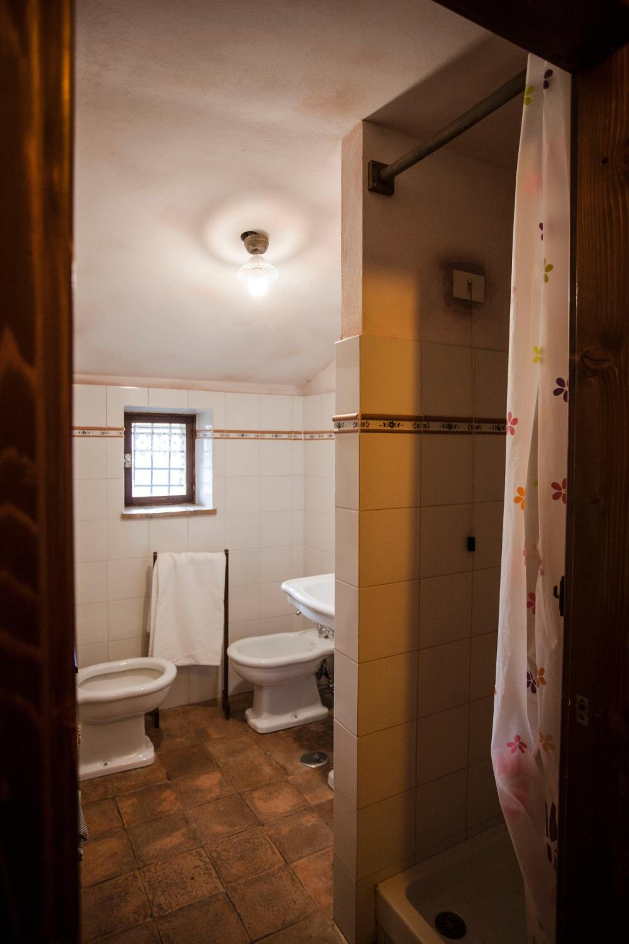 Two-Bedroom House - Photo 16