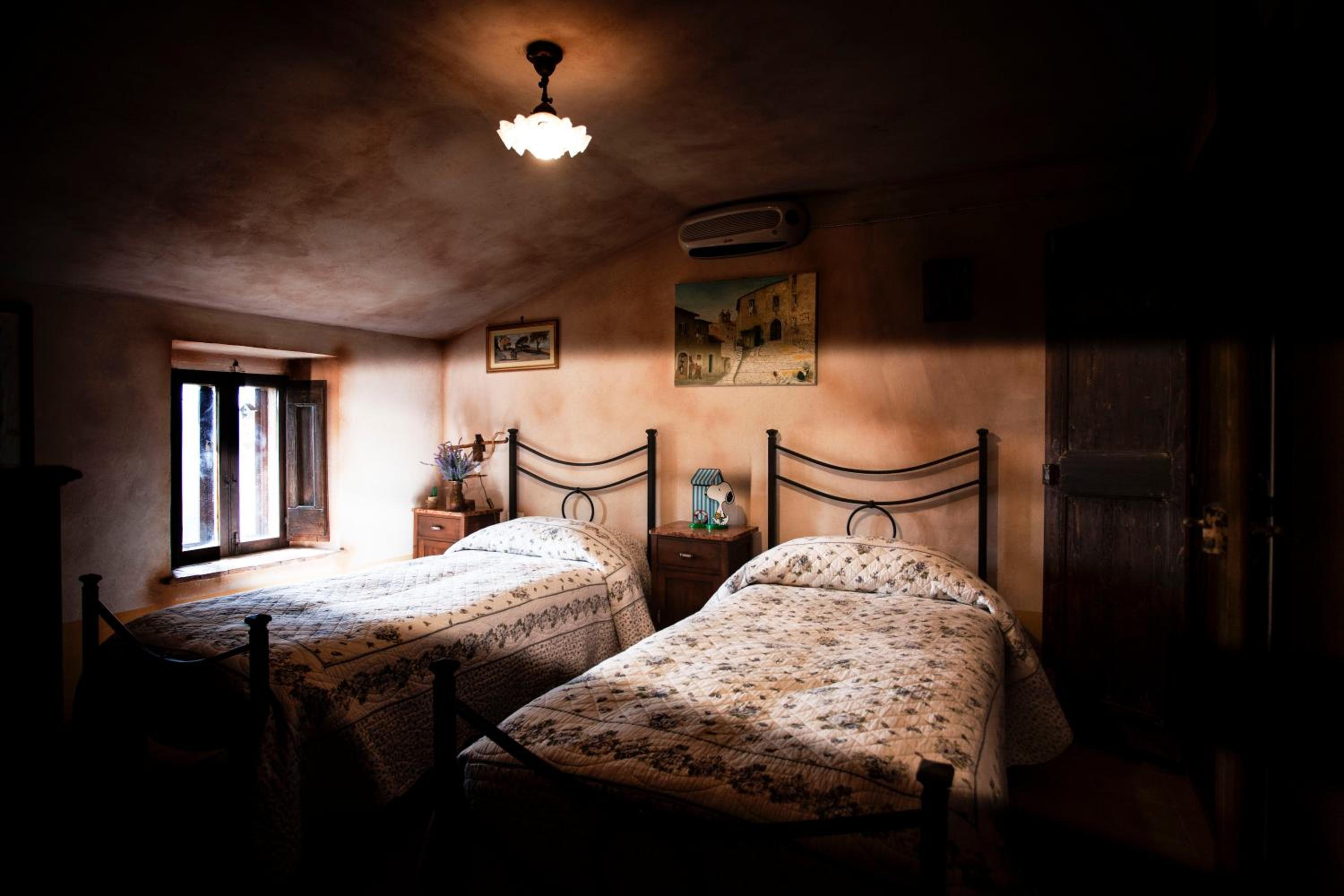 Two-Bedroom House - Photo 23