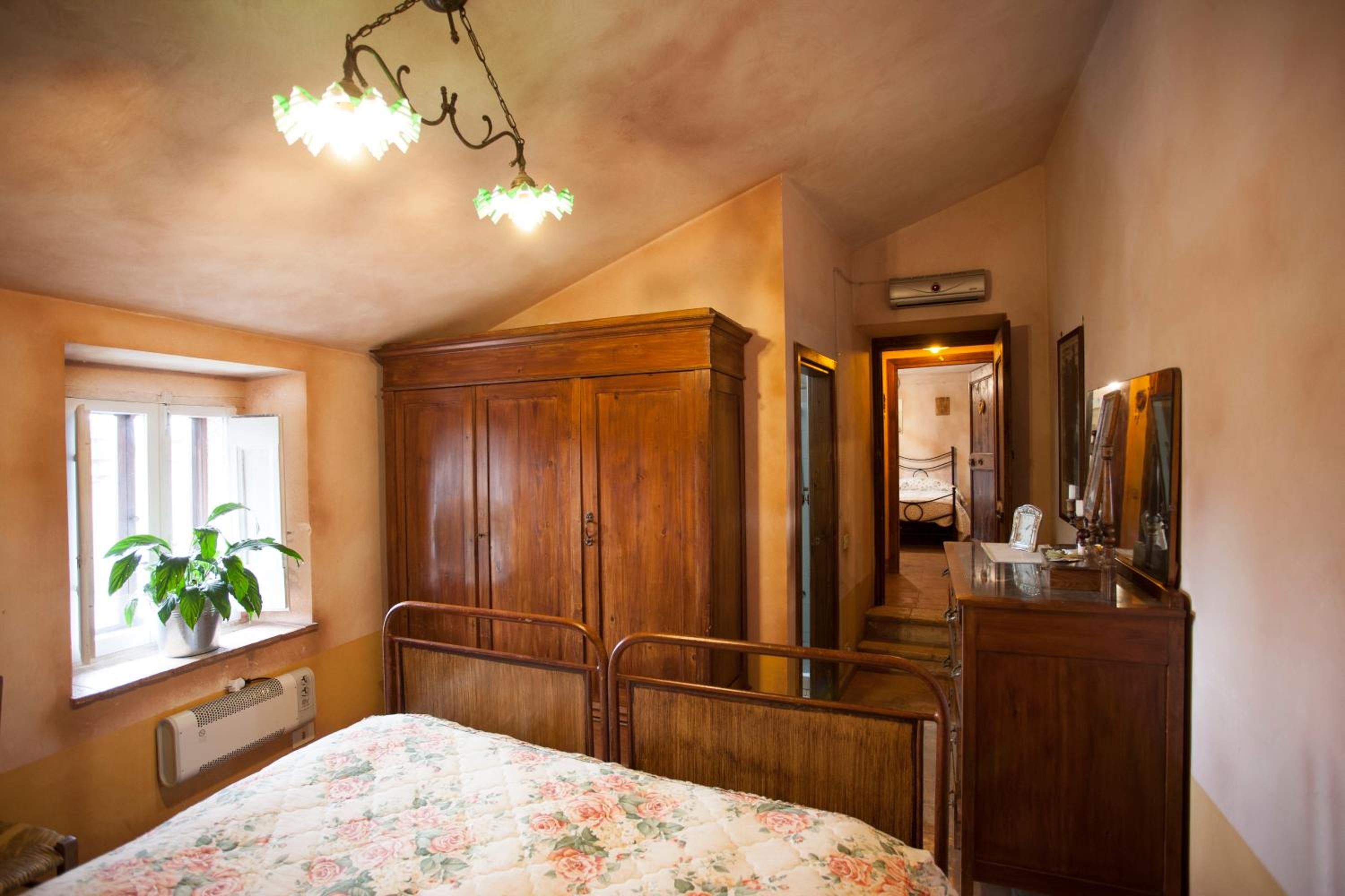 Two-Bedroom House - Photo 18