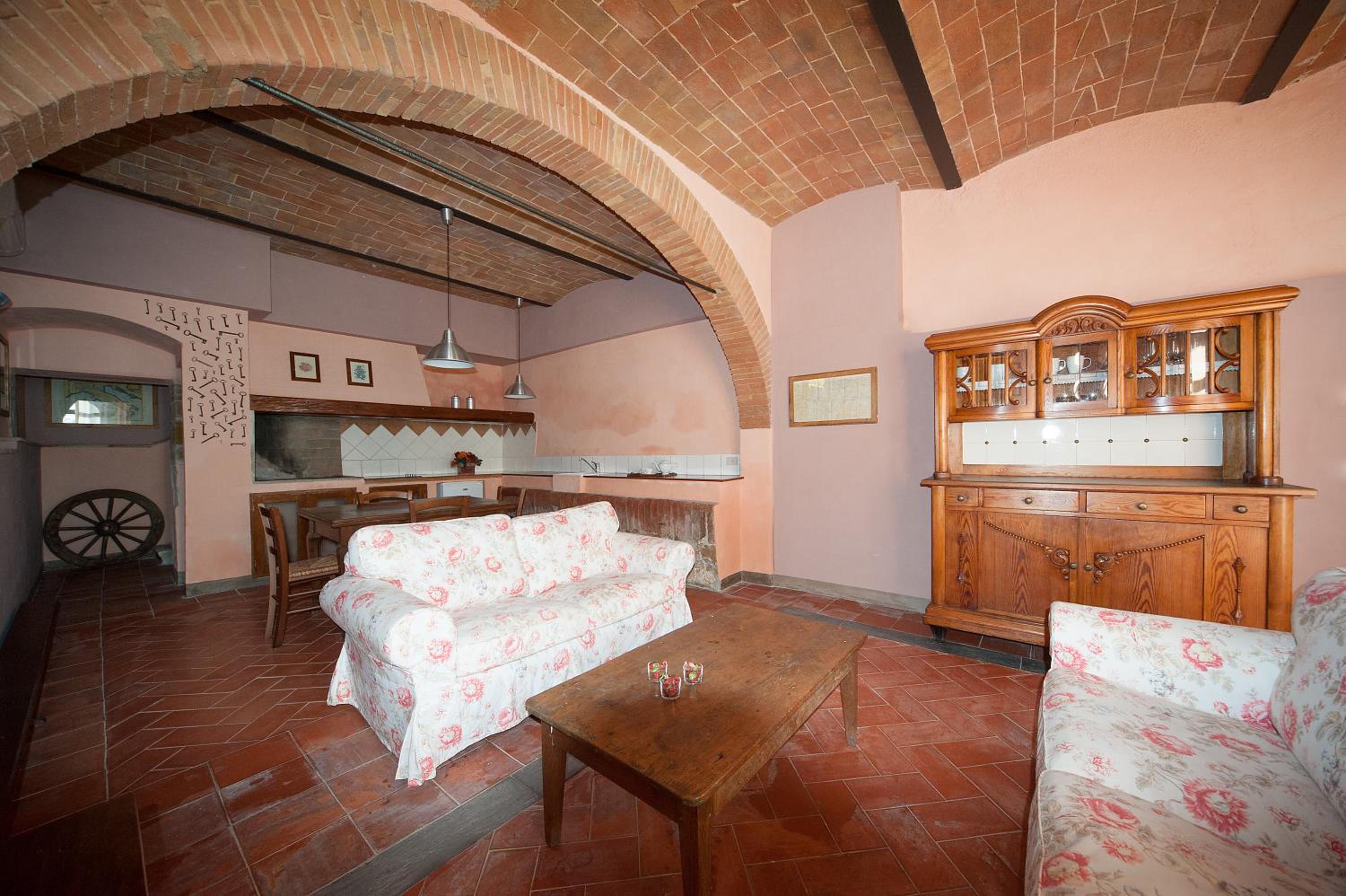 One-Bedroom Apartment - Photo 9