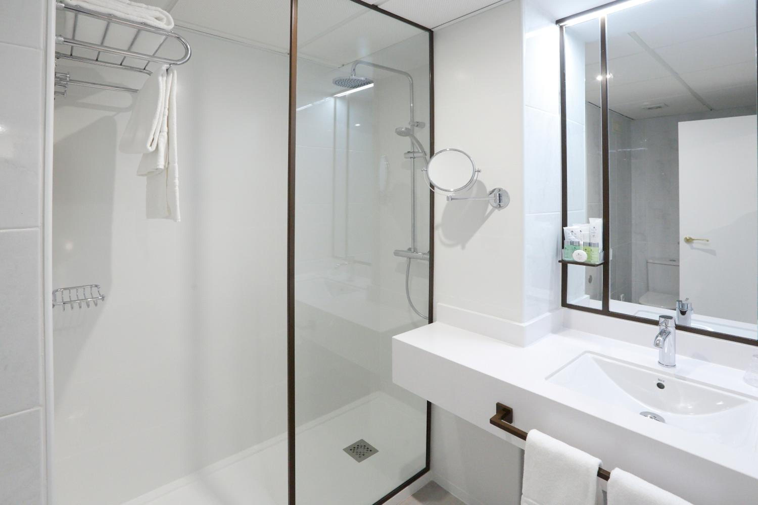 Twin Room - Photo 4