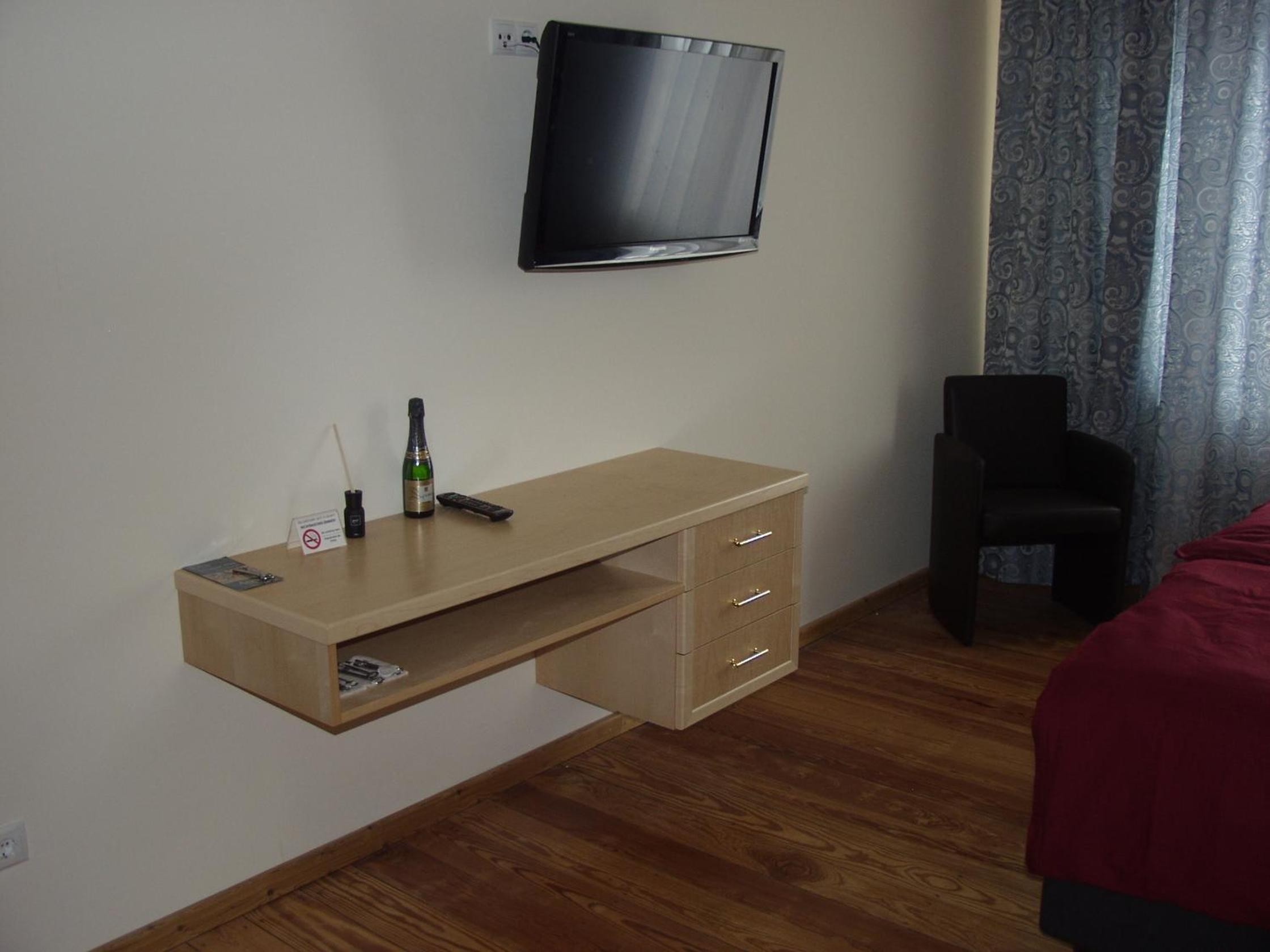 Single Room with Bathroom photo 2