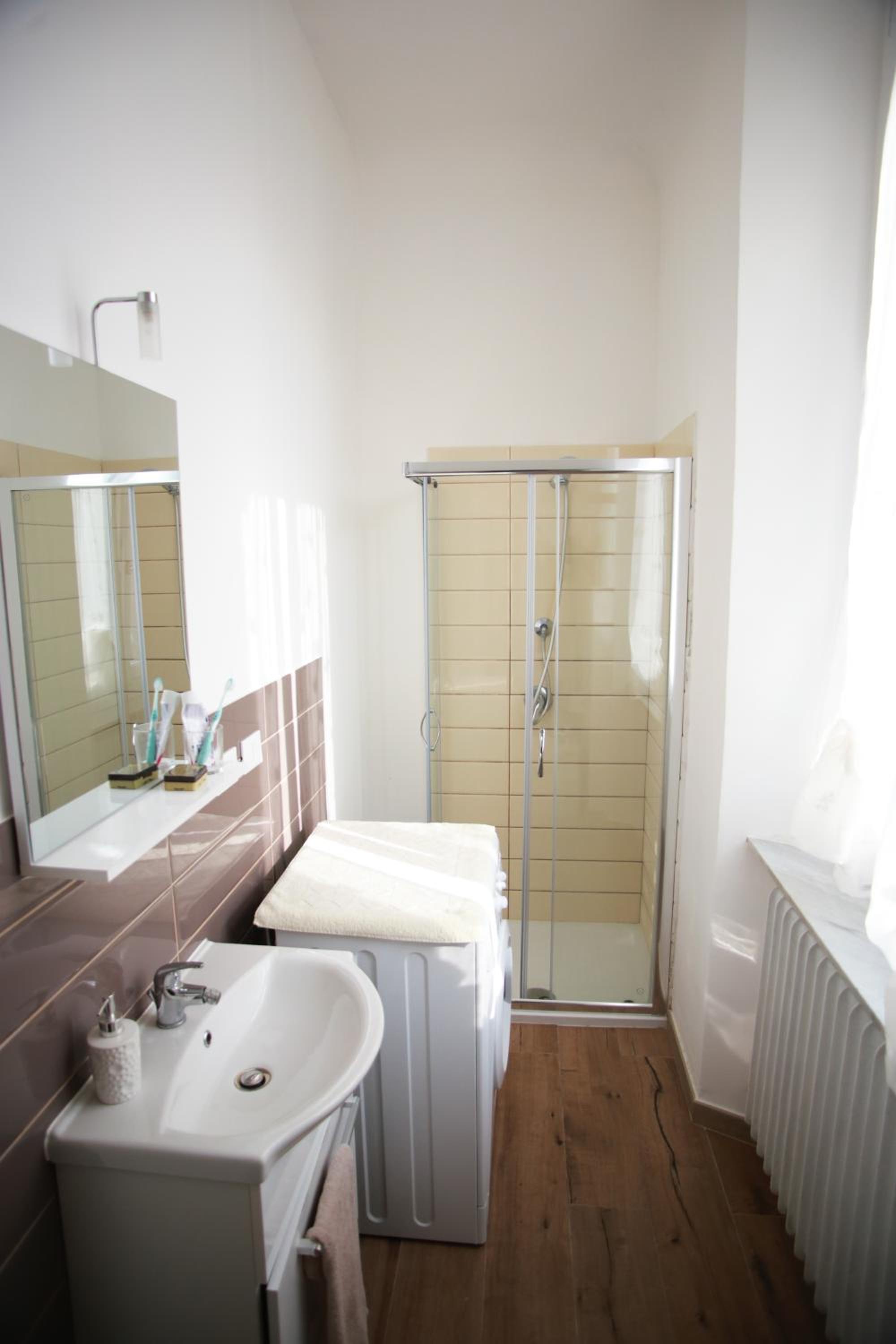 Large Double or Twin Room photo 2