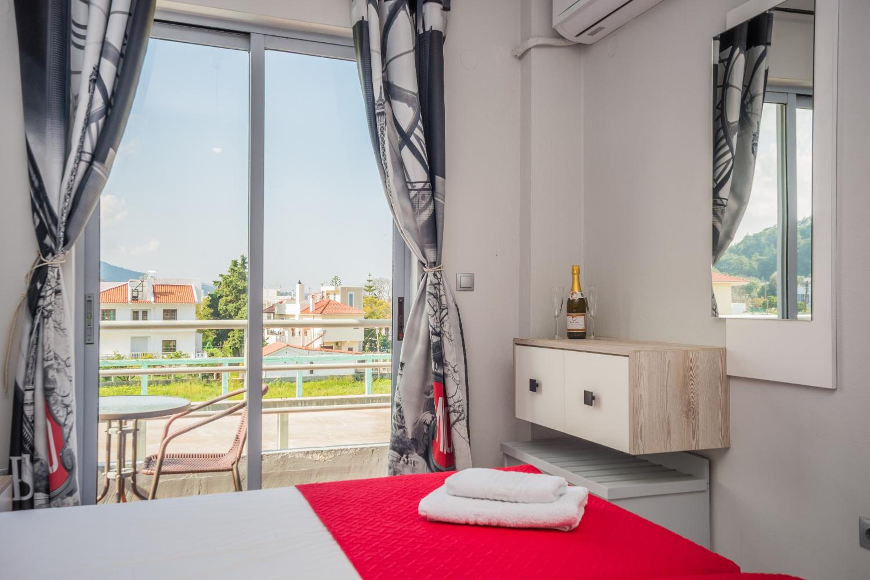 Apartment with Pool View  photo 1