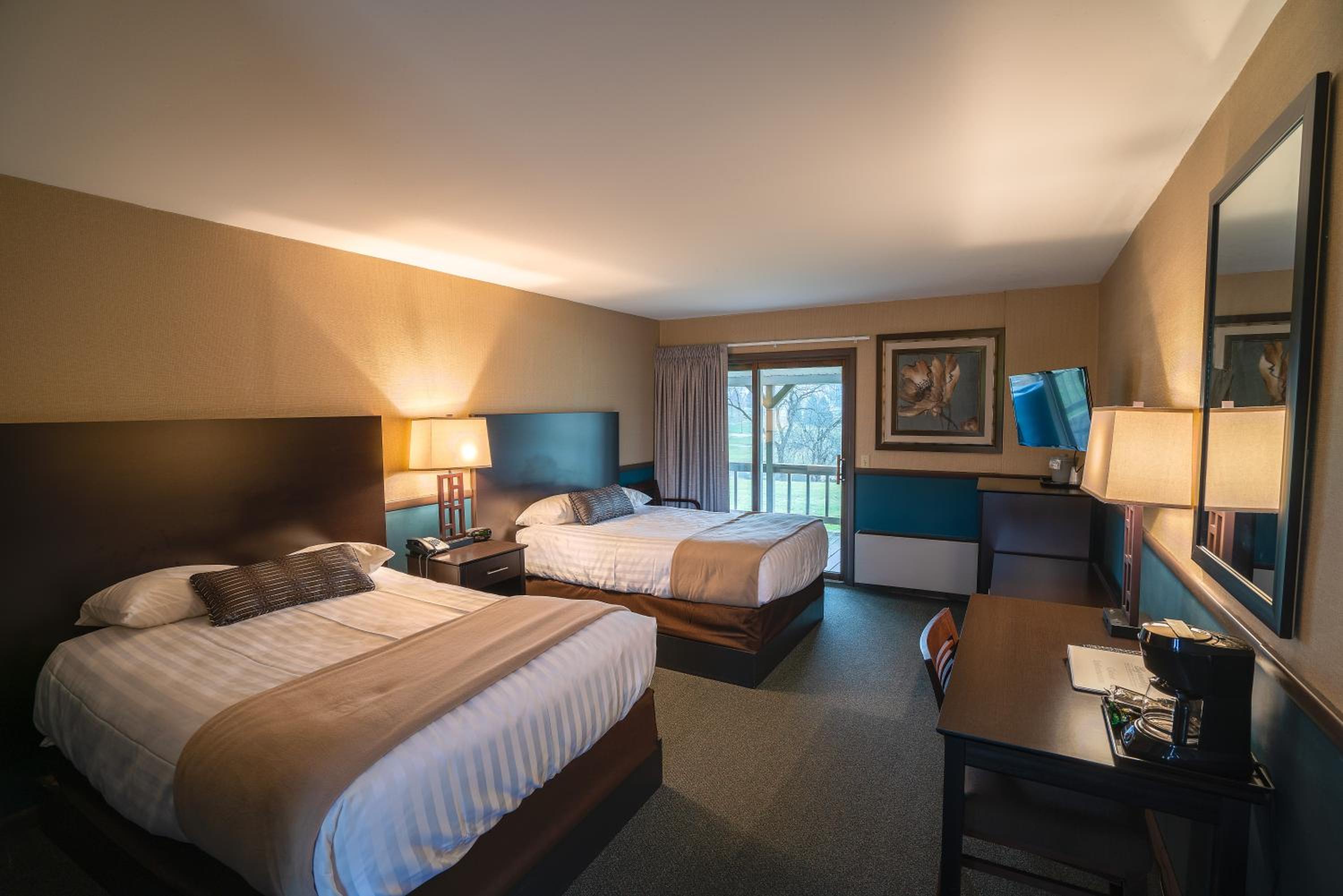 Double Room with Two Double Beds - Photo 10
