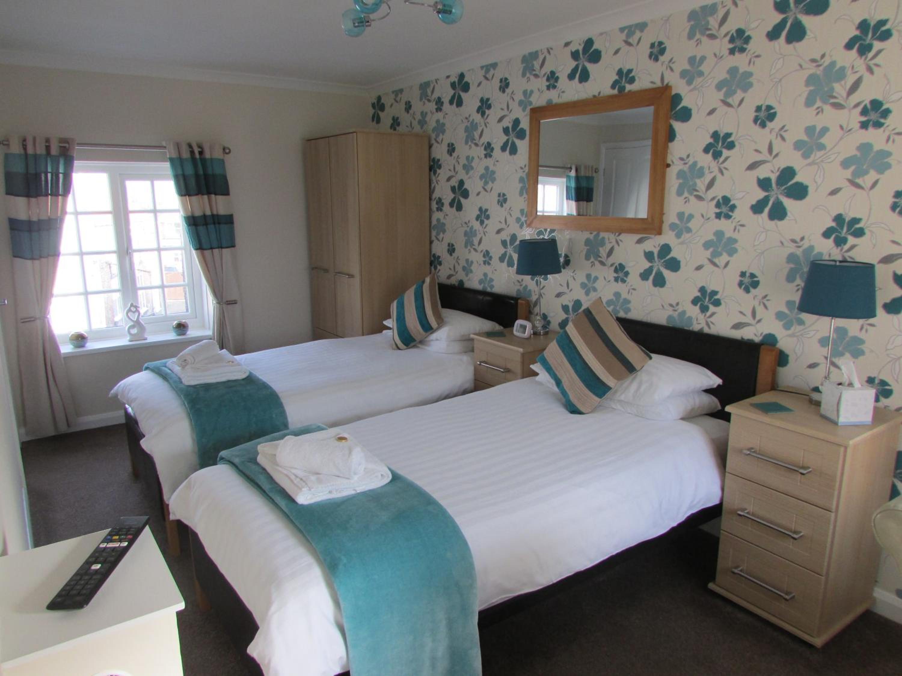 Twin Room - Photo 1
