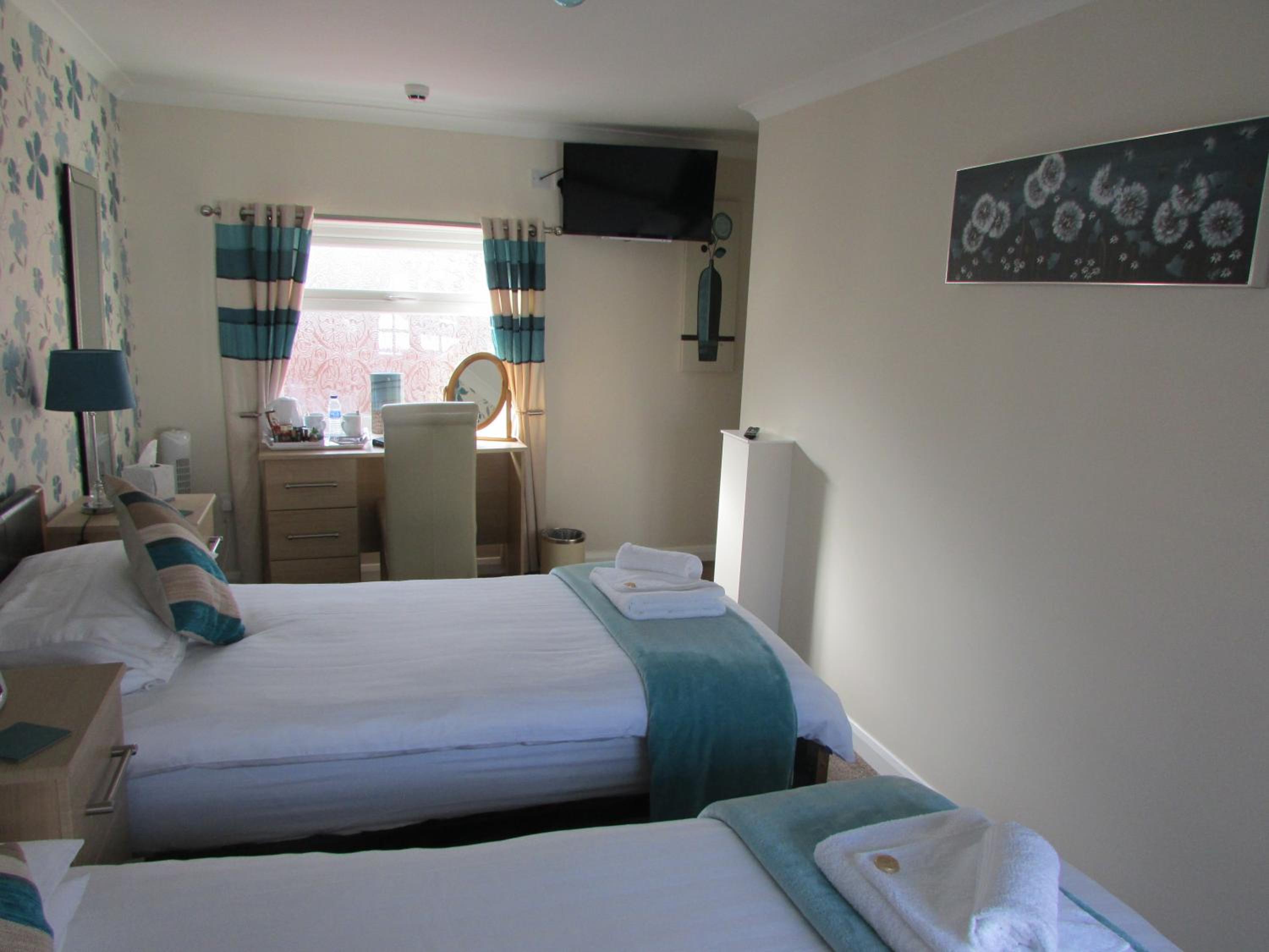 Twin Room - Photo 4