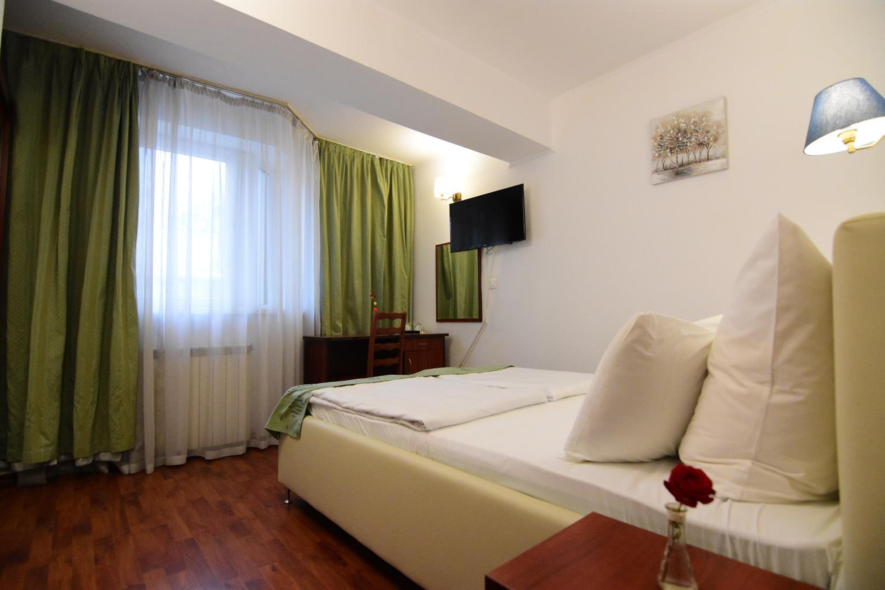 Economy Double Room - Photo 4