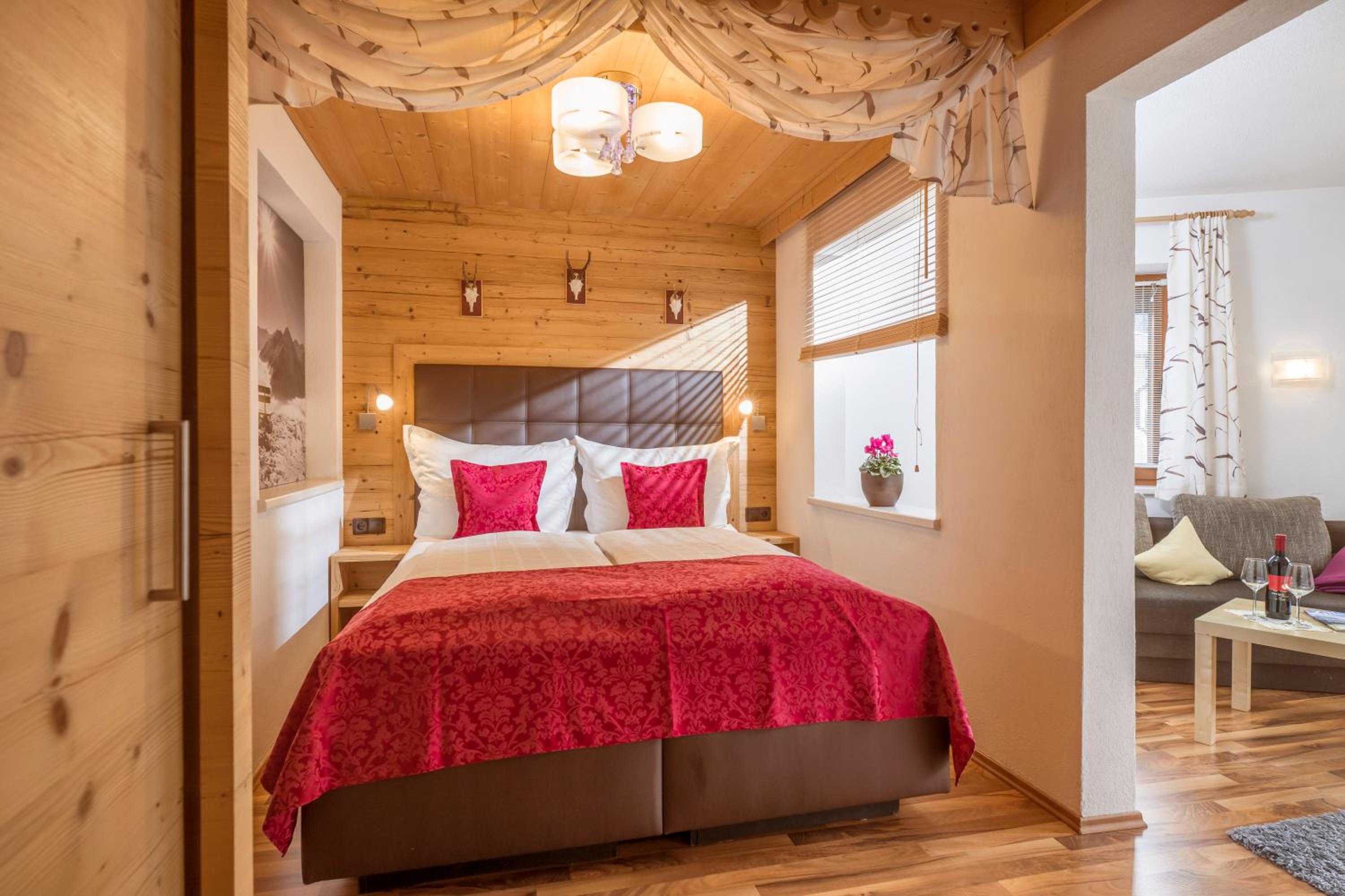 Deluxe One-Bedroom Apartment (2 Adults)