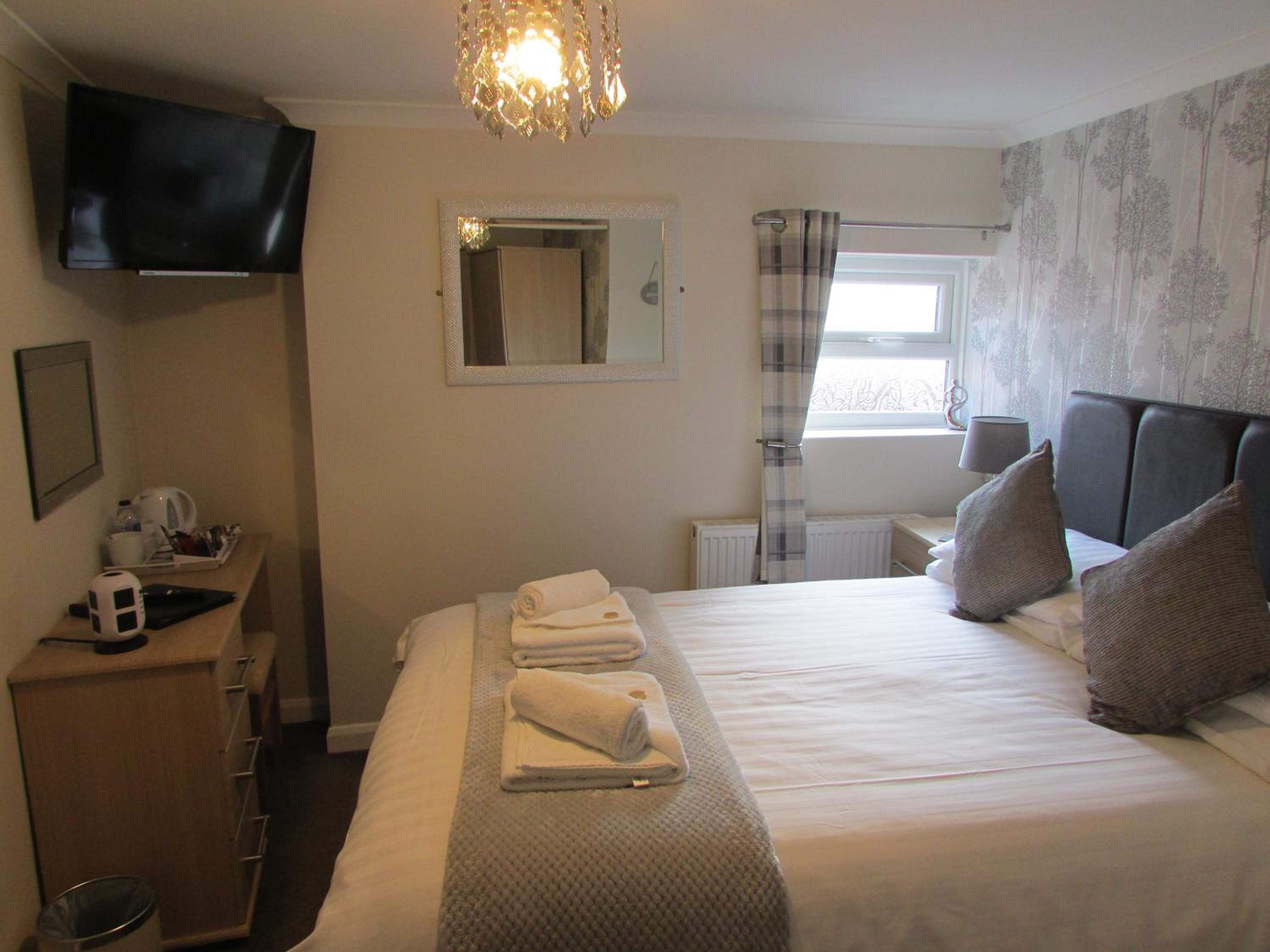 Double Room - Photo 7