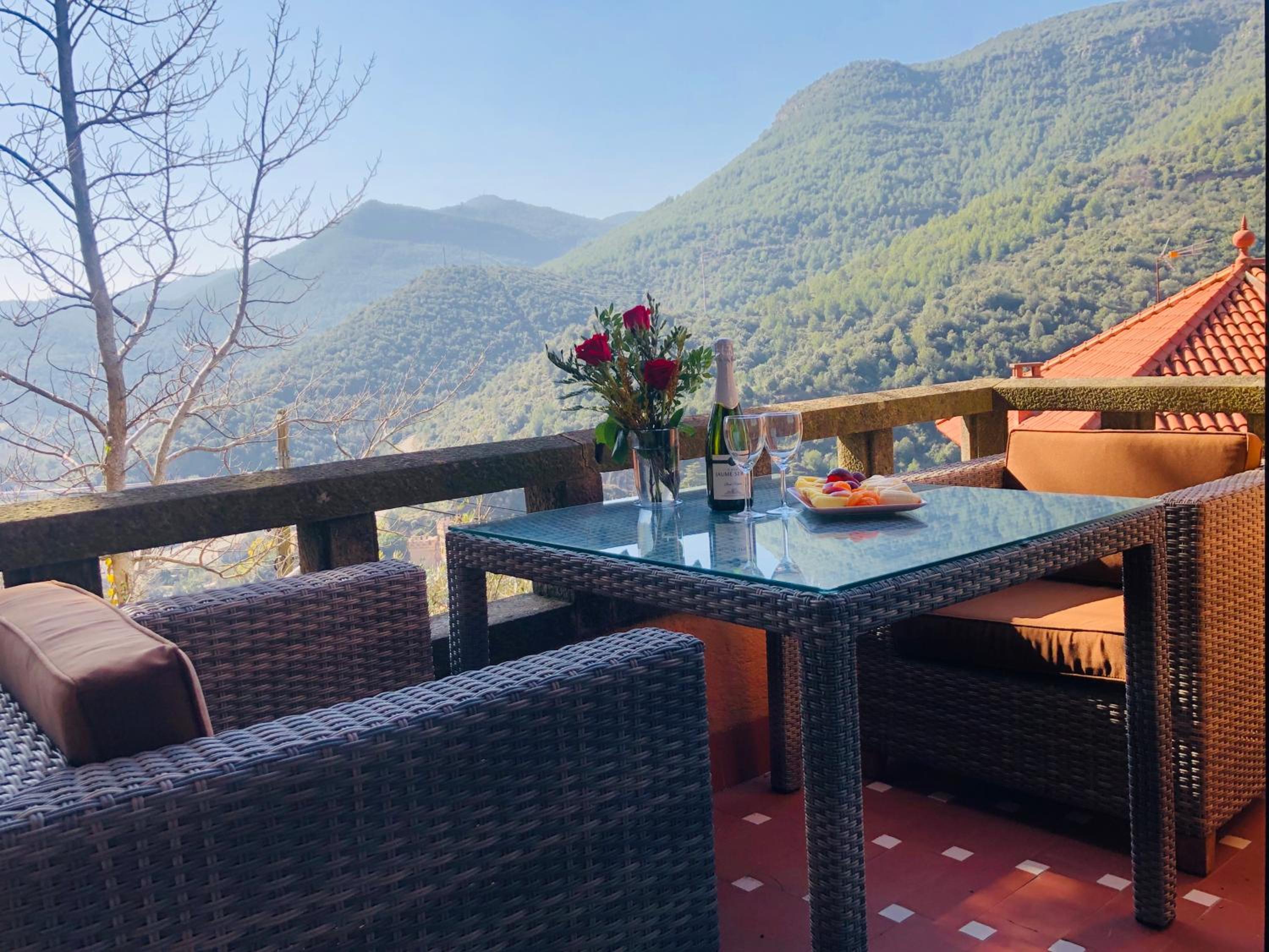 Double Room with Balcony - Photo 15