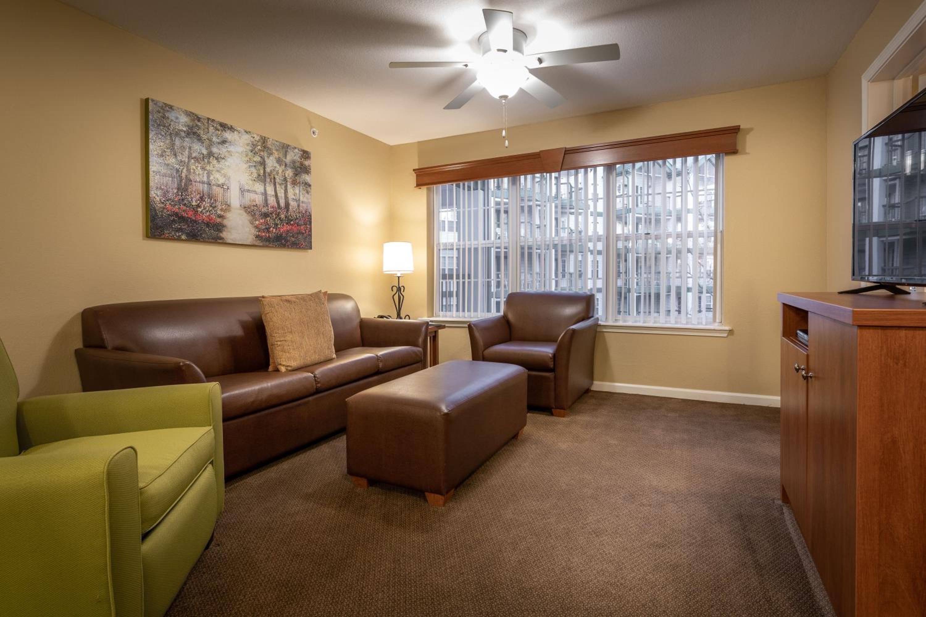 Deluxe Two-Bedroom Apartment