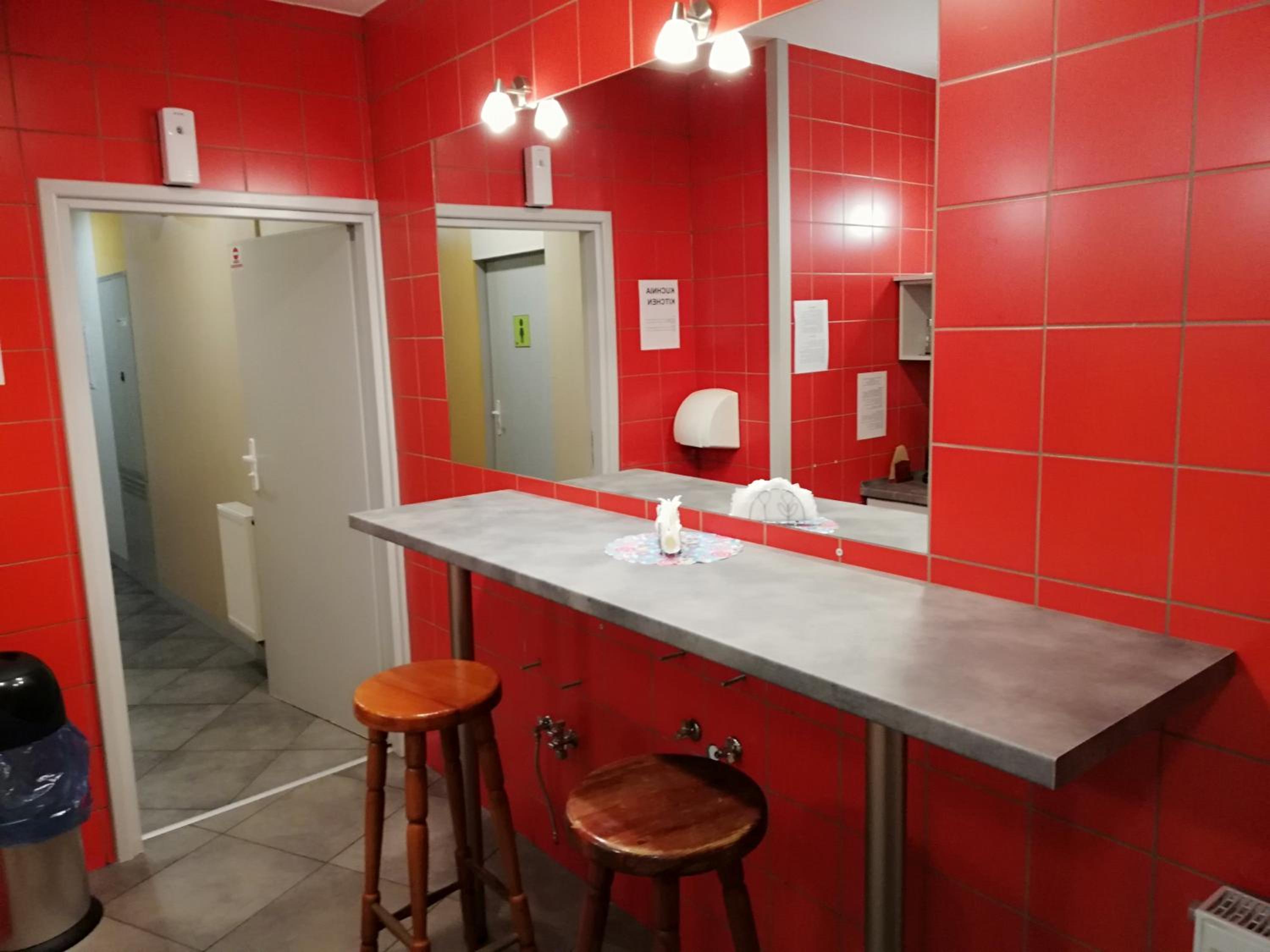 Twin Room - Photo 10