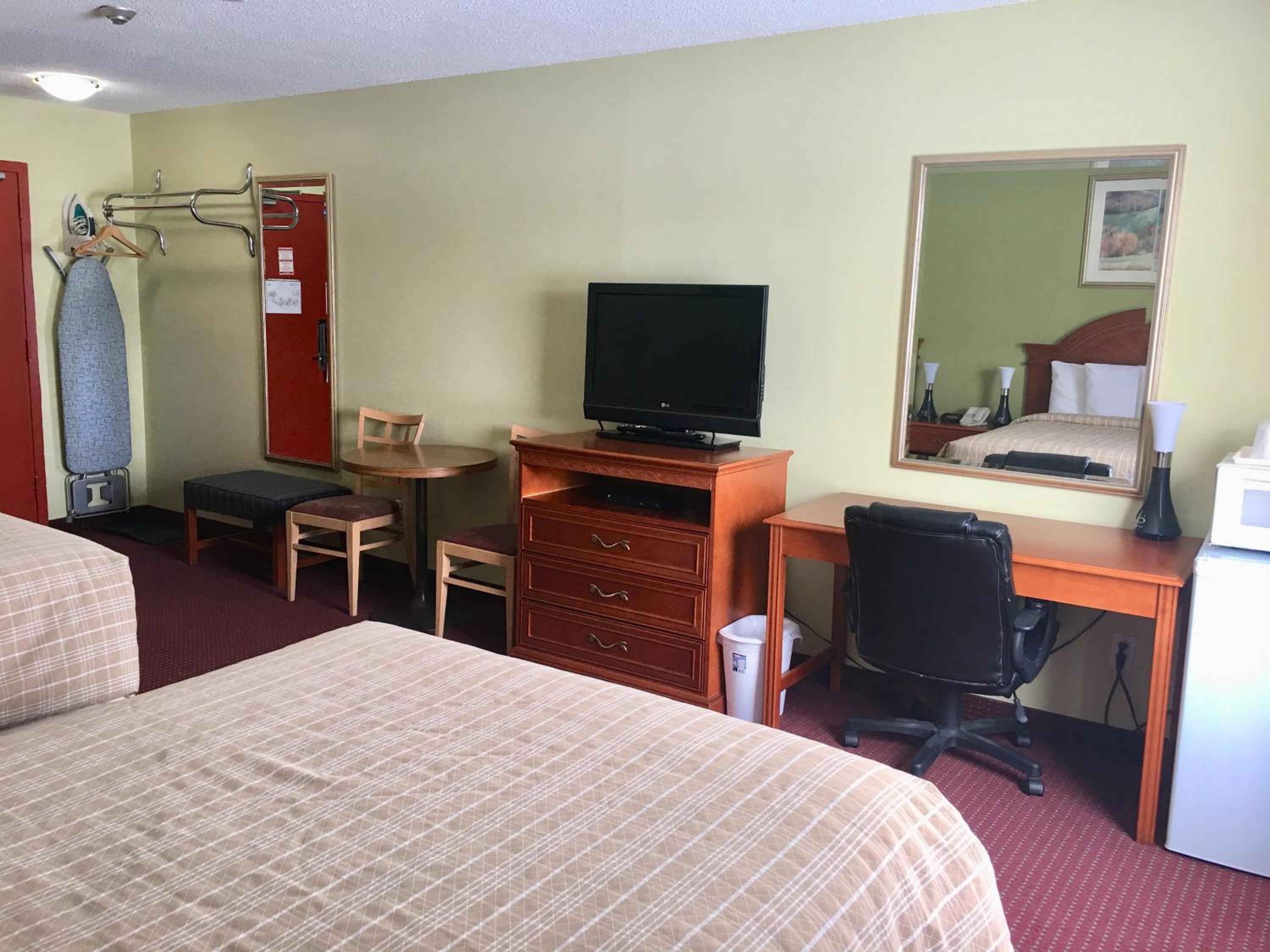 Double Room with Two Double Beds photo 2