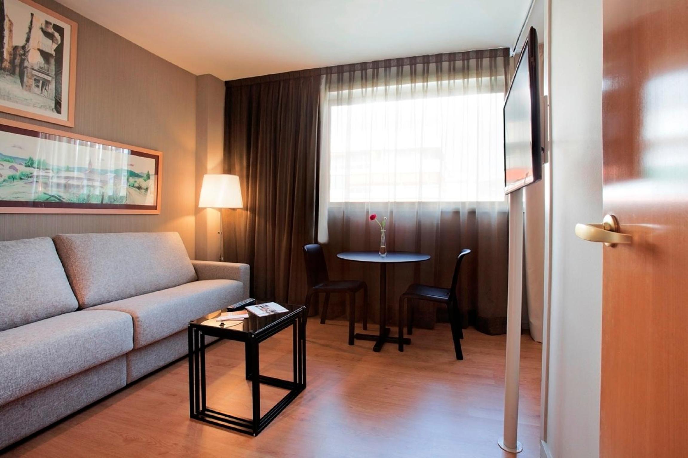 Premium Double or Twin Room photo 3