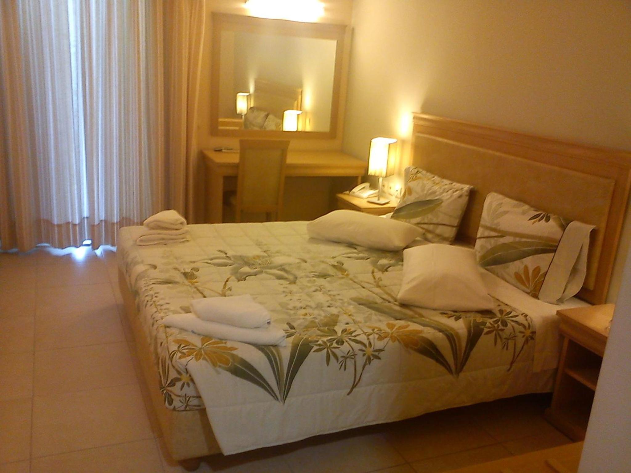 Double or Twin Room with Sea View - Photo 38