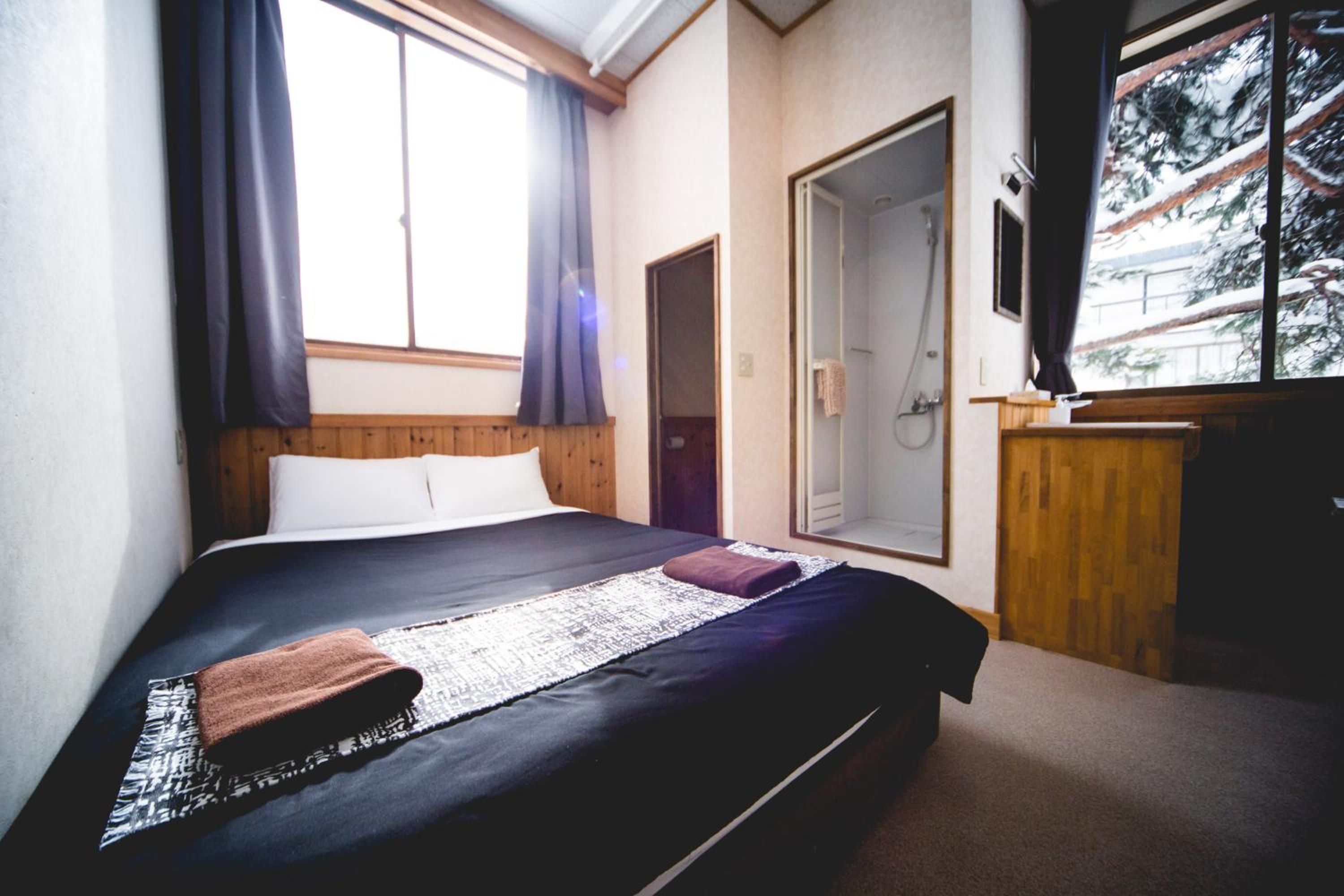 Double Room with Private Bathroom photo 1