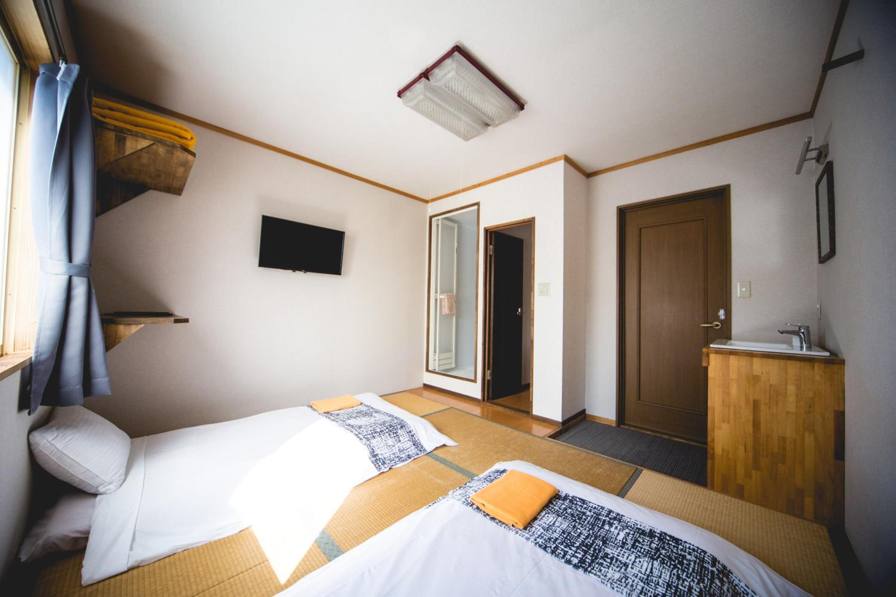 Triple Room with Private Bathroom photo 1