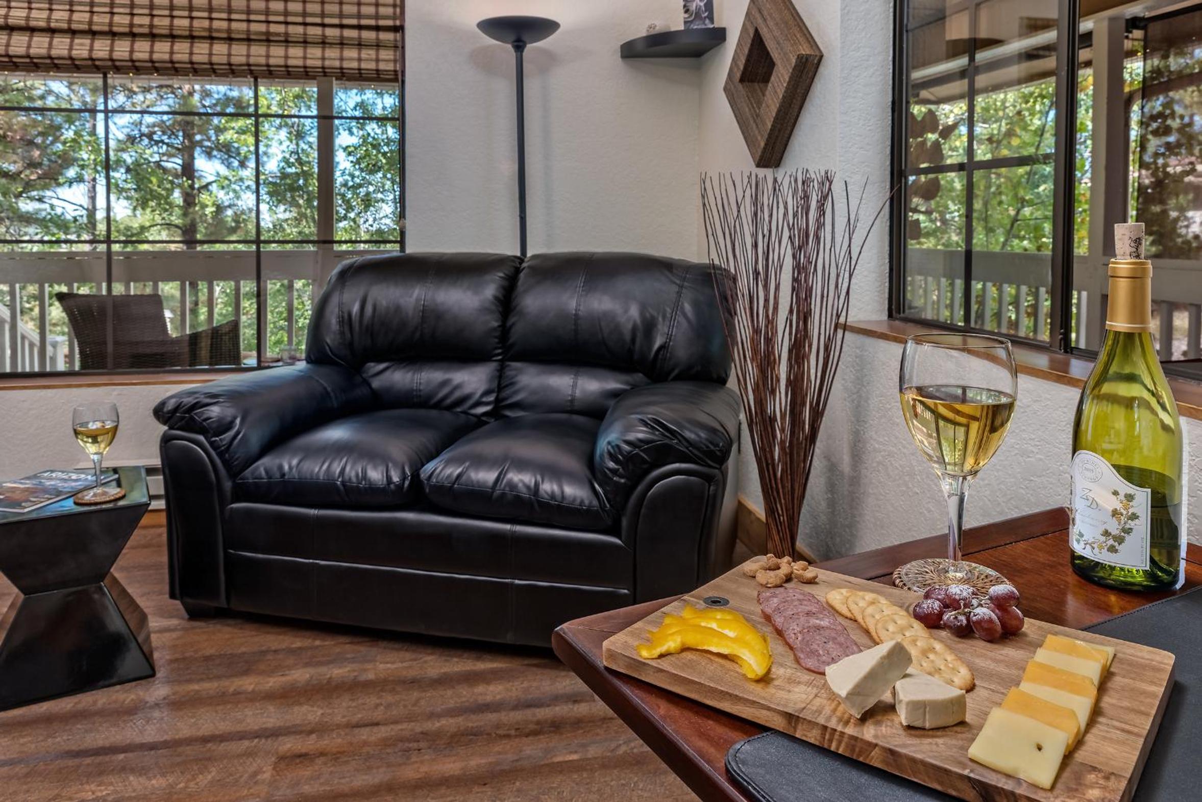 Premium King with Porch photo 3