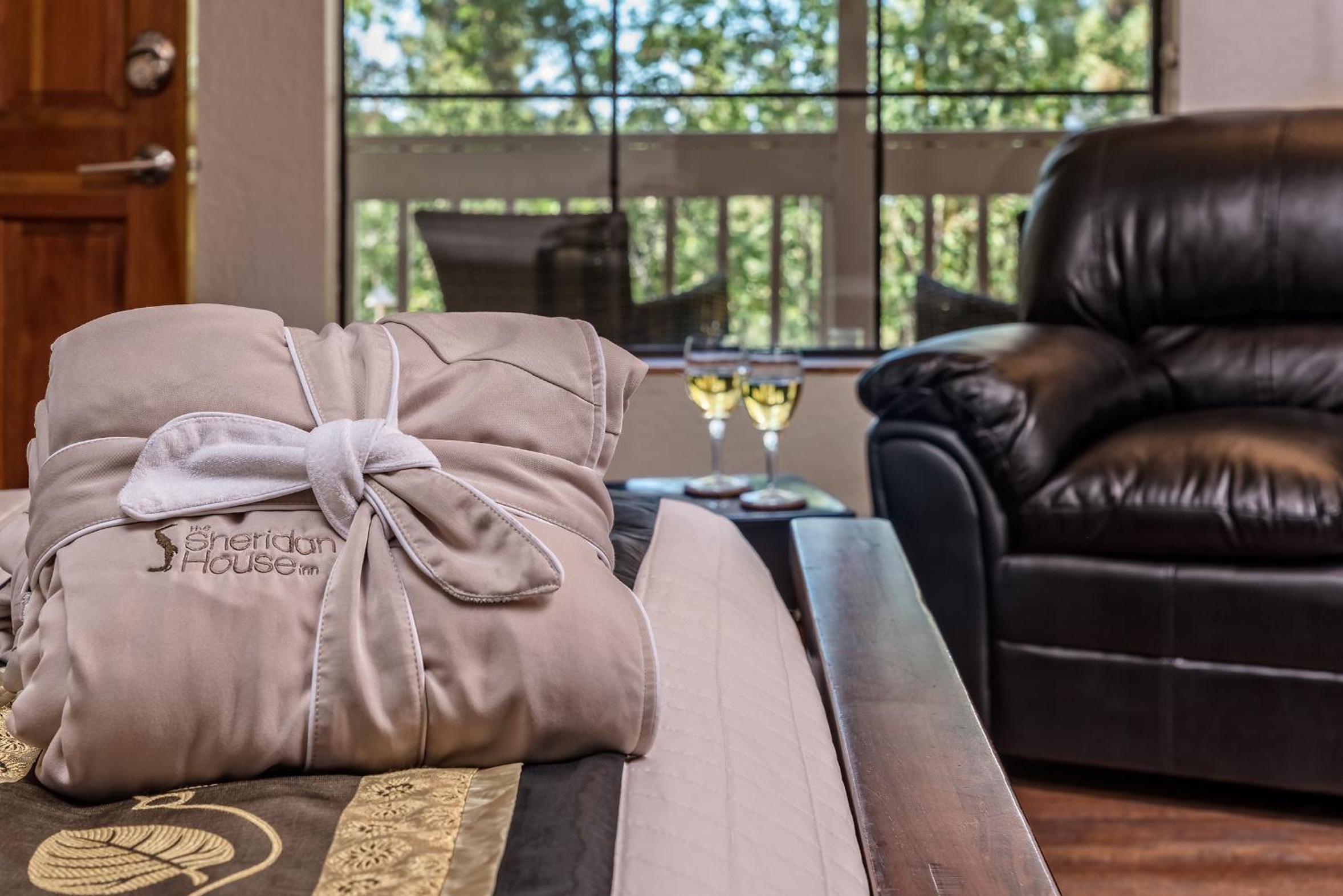 Premium King with Porch photo 1