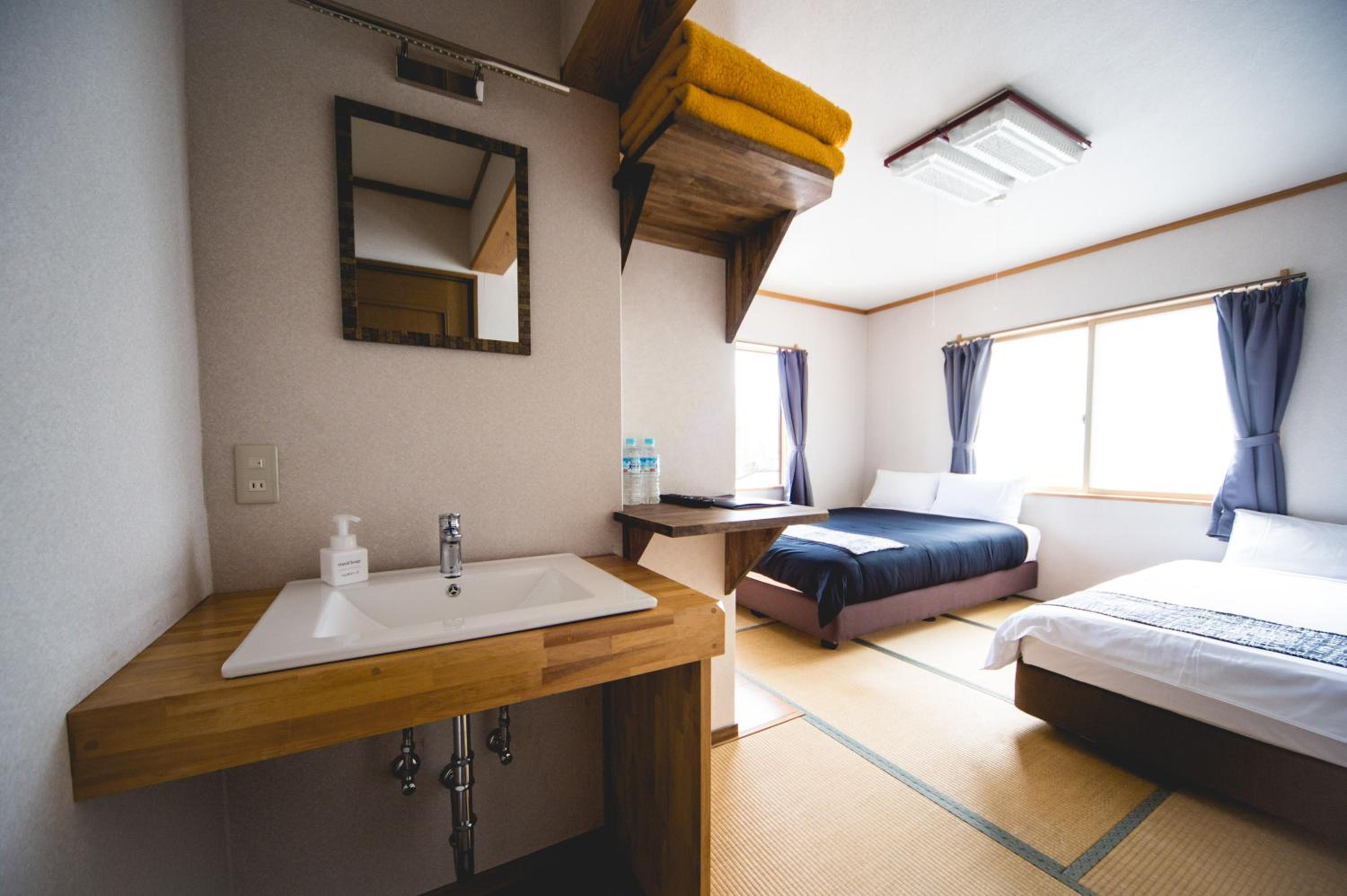 Triple Room with Private Bathroom photo 1