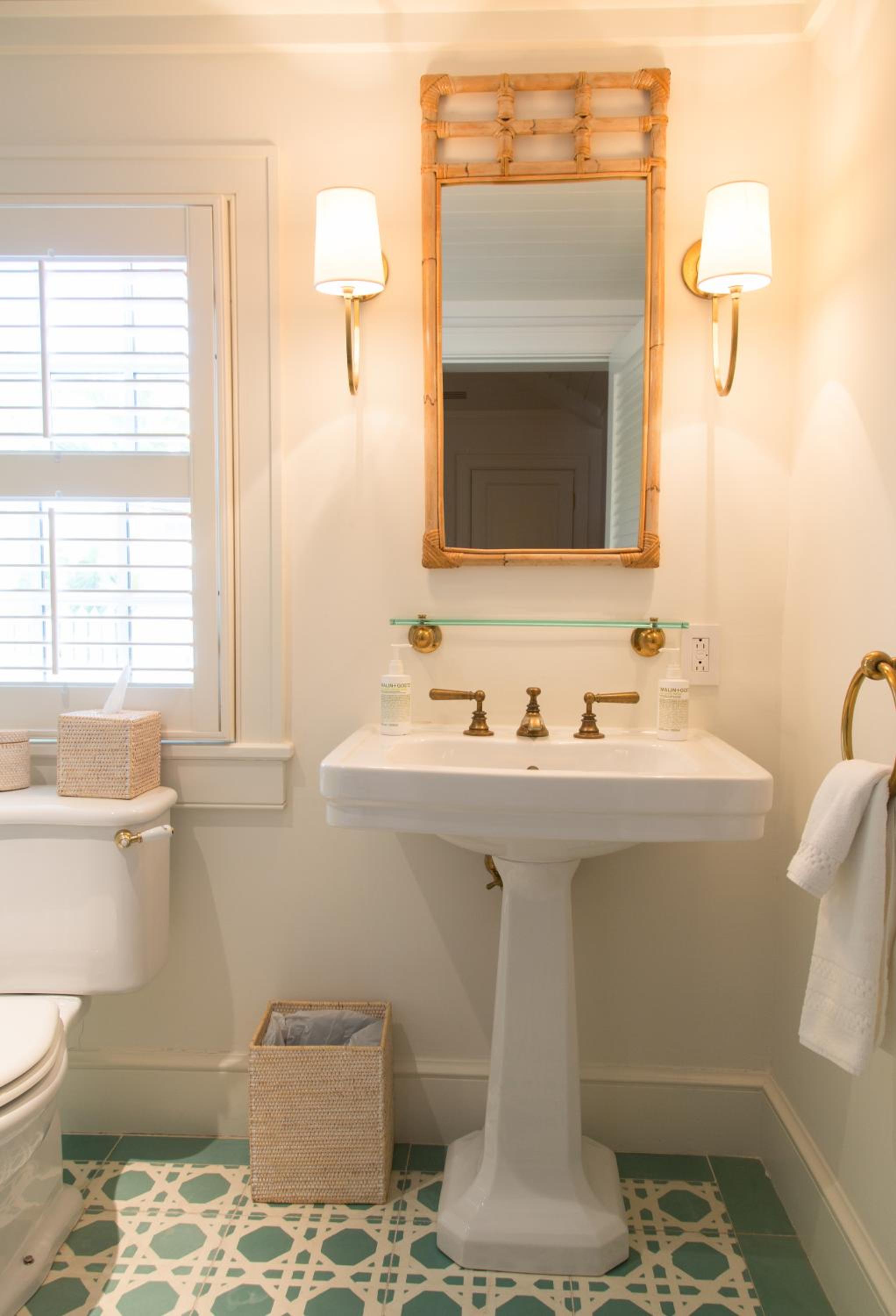 Upalong- Queen Room photo 2